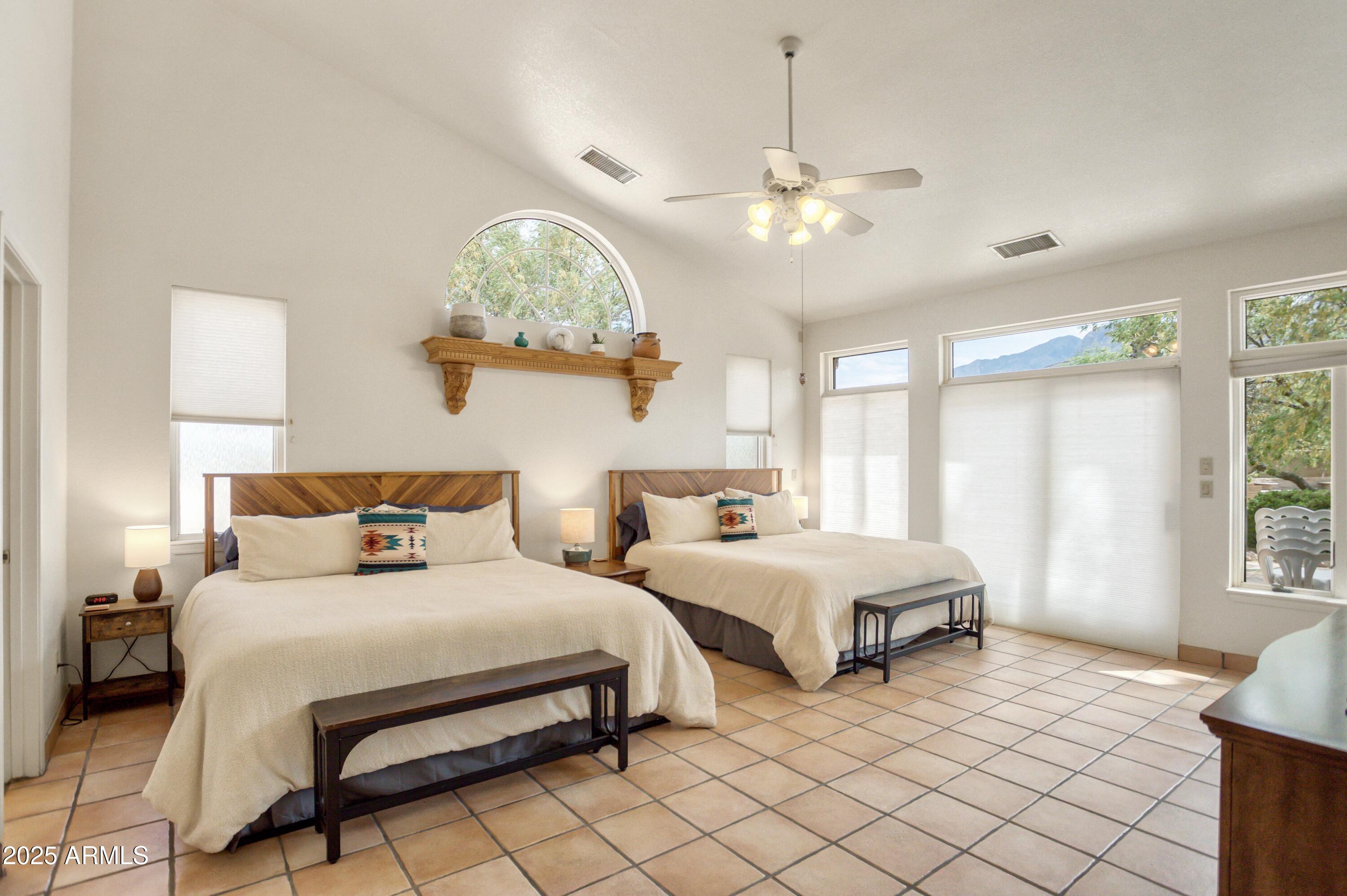 EXECUTIVE ACRES - Residential