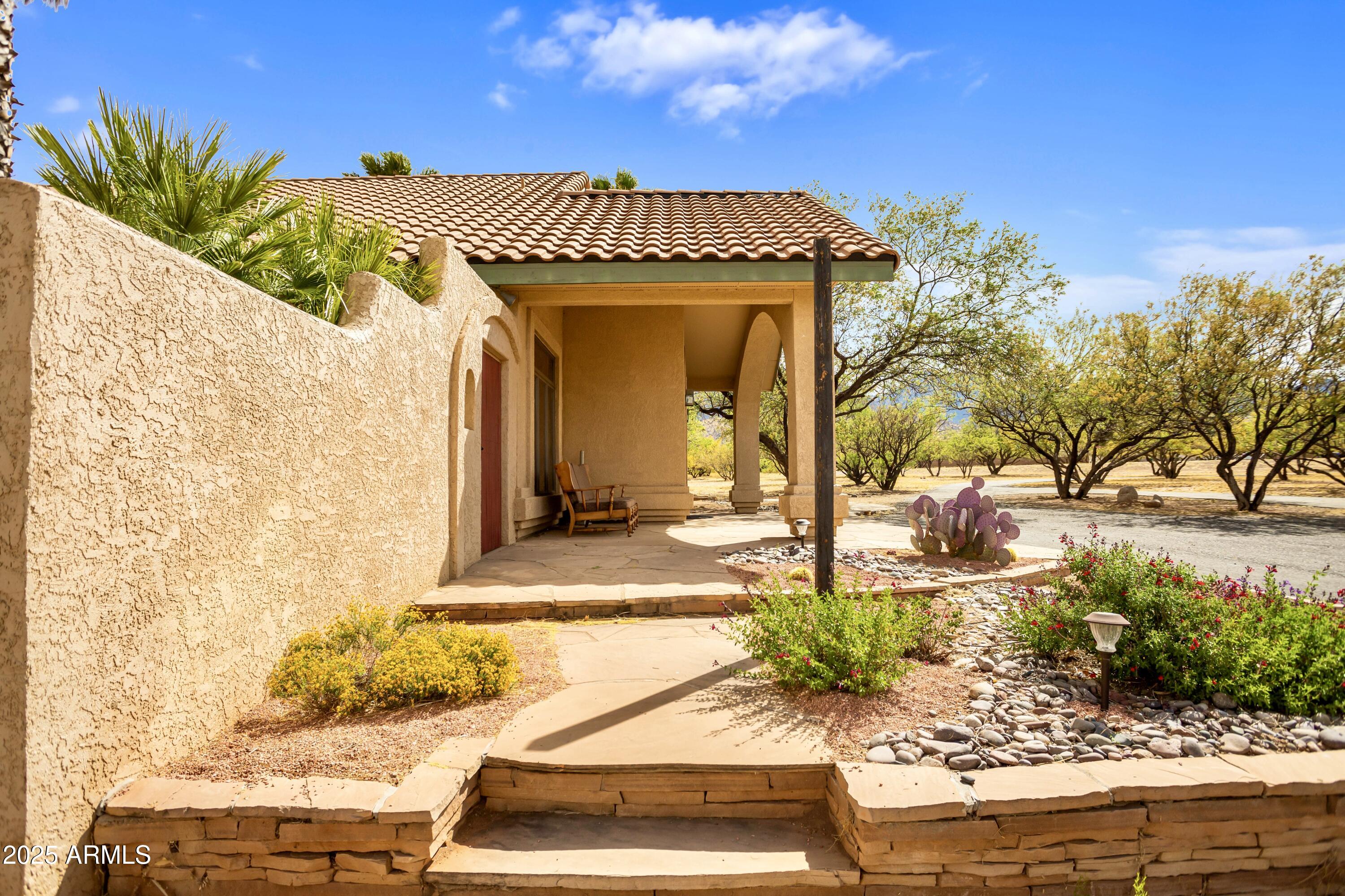 EXECUTIVE ACRES - Residential