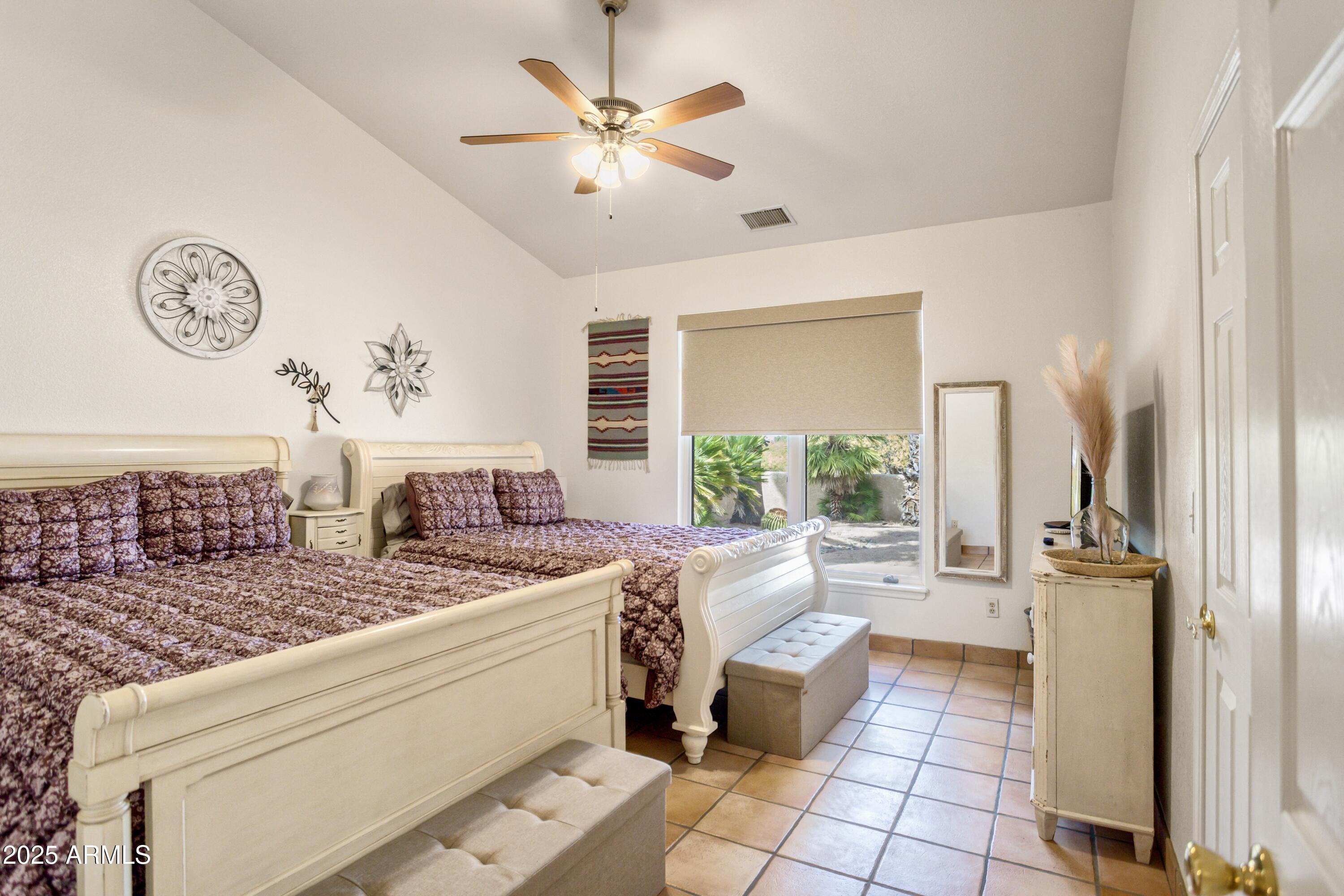 EXECUTIVE ACRES - Residential