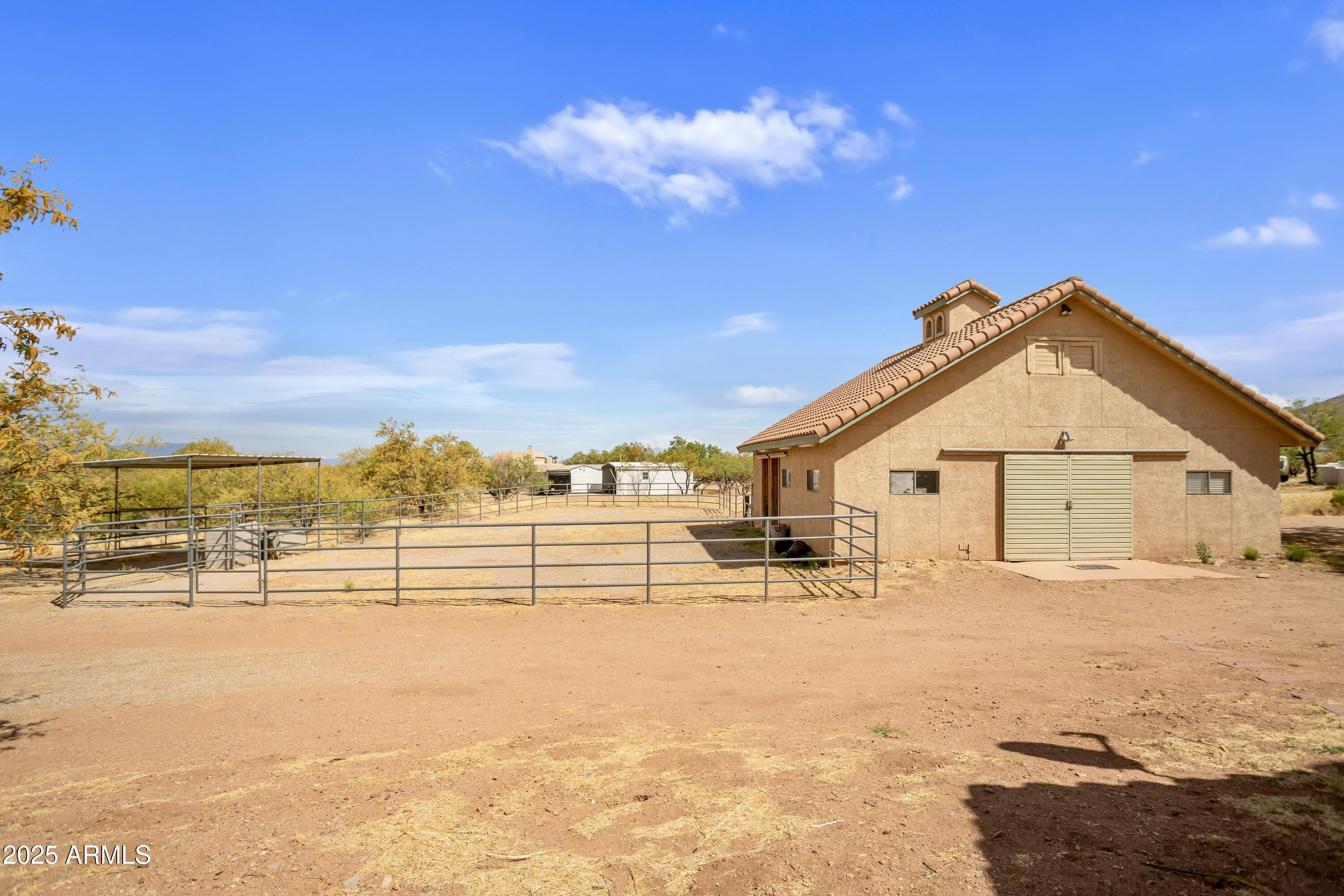 EXECUTIVE ACRES - Residential