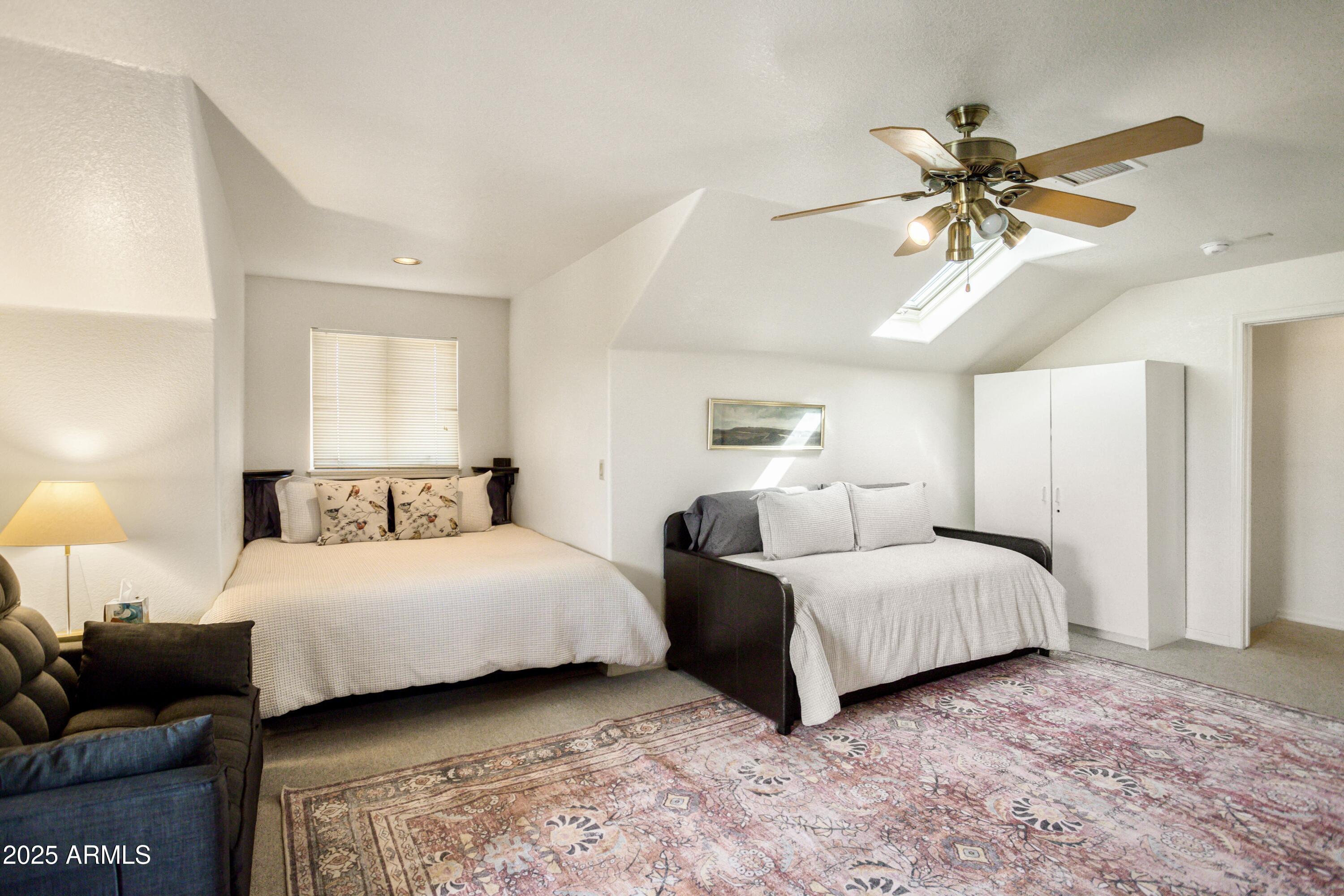 EXECUTIVE ACRES - Residential