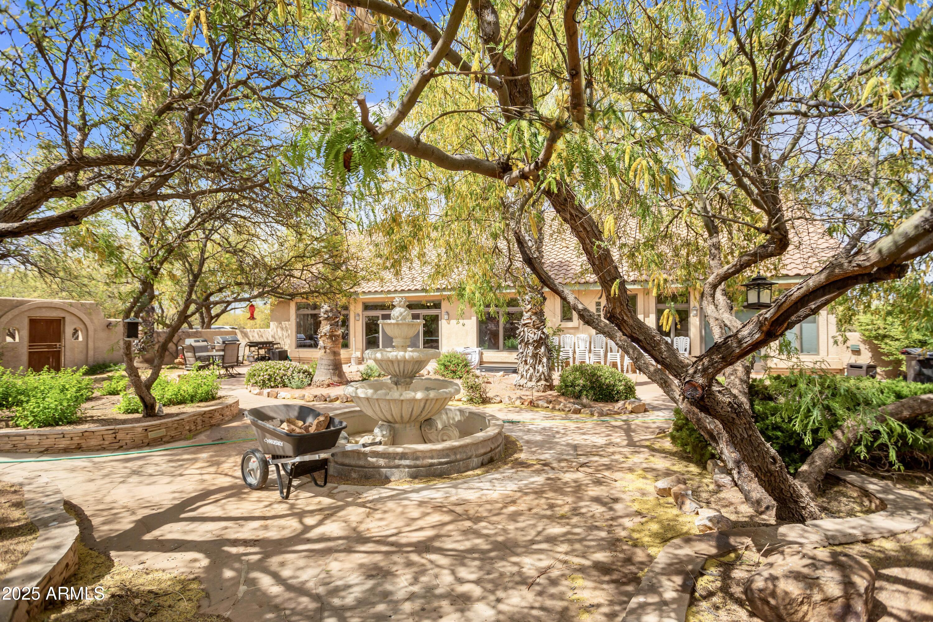 EXECUTIVE ACRES - Residential