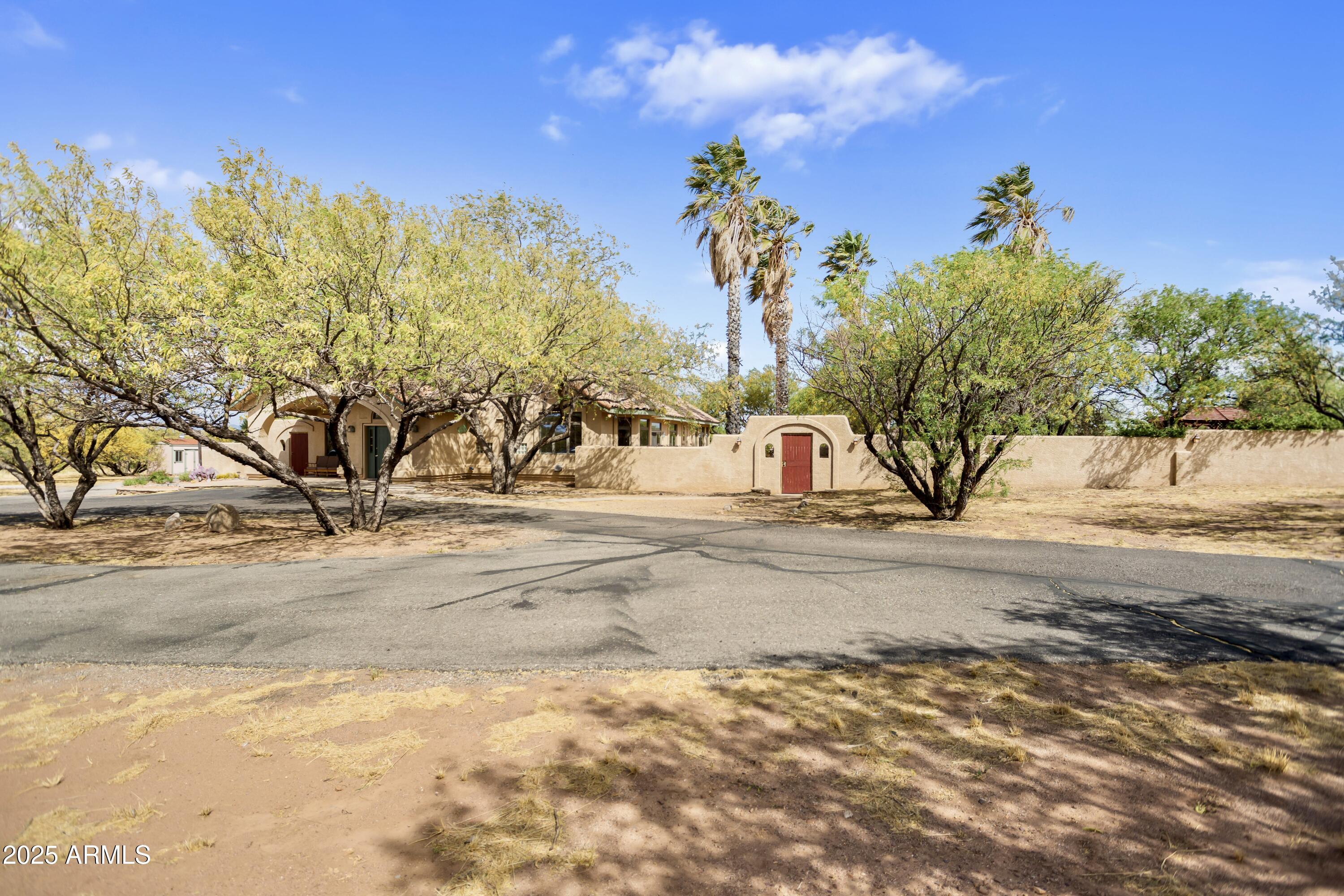 EXECUTIVE ACRES - Residential