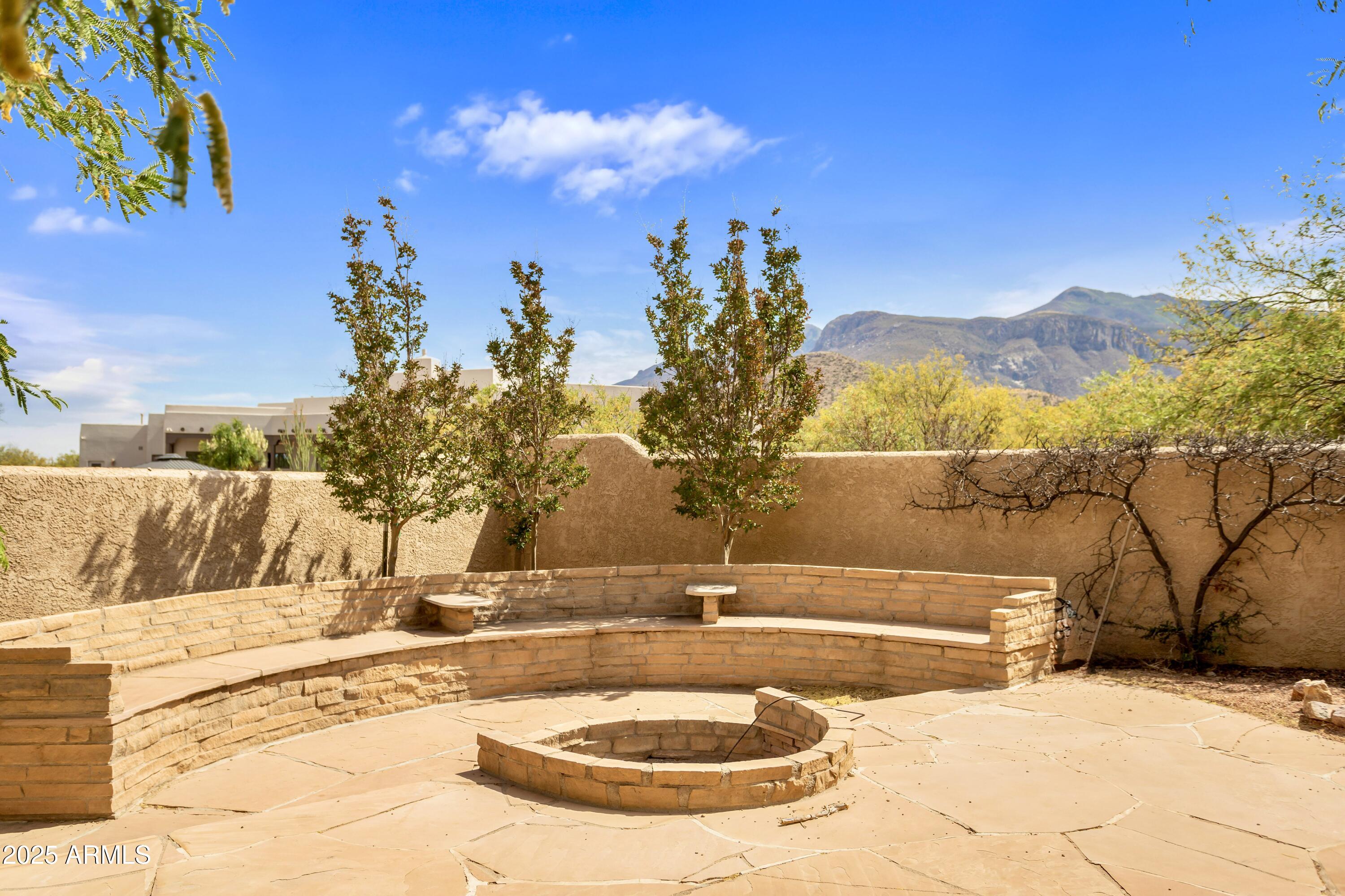EXECUTIVE ACRES - Residential