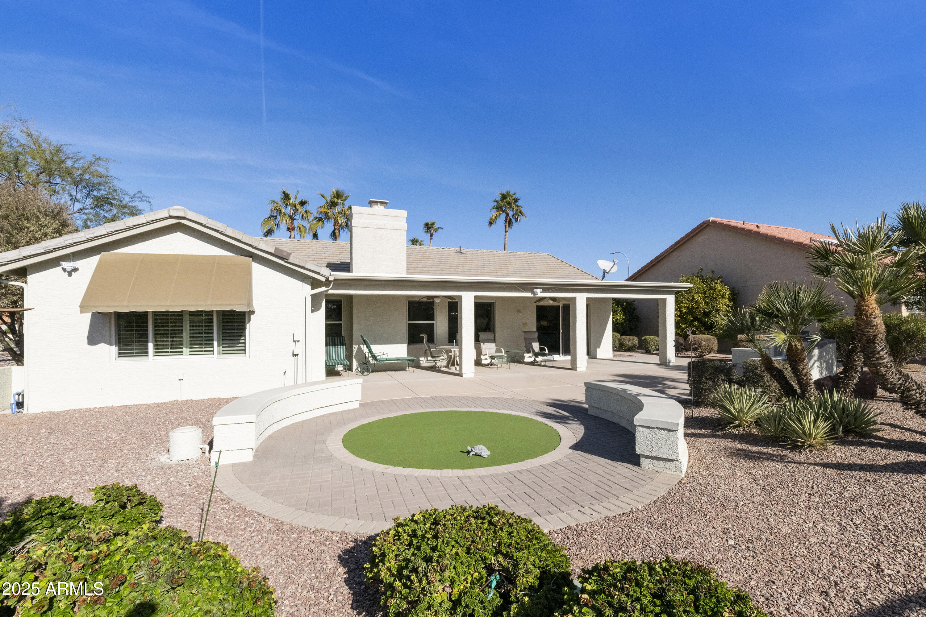 563 W CHAMPAGNE Drive