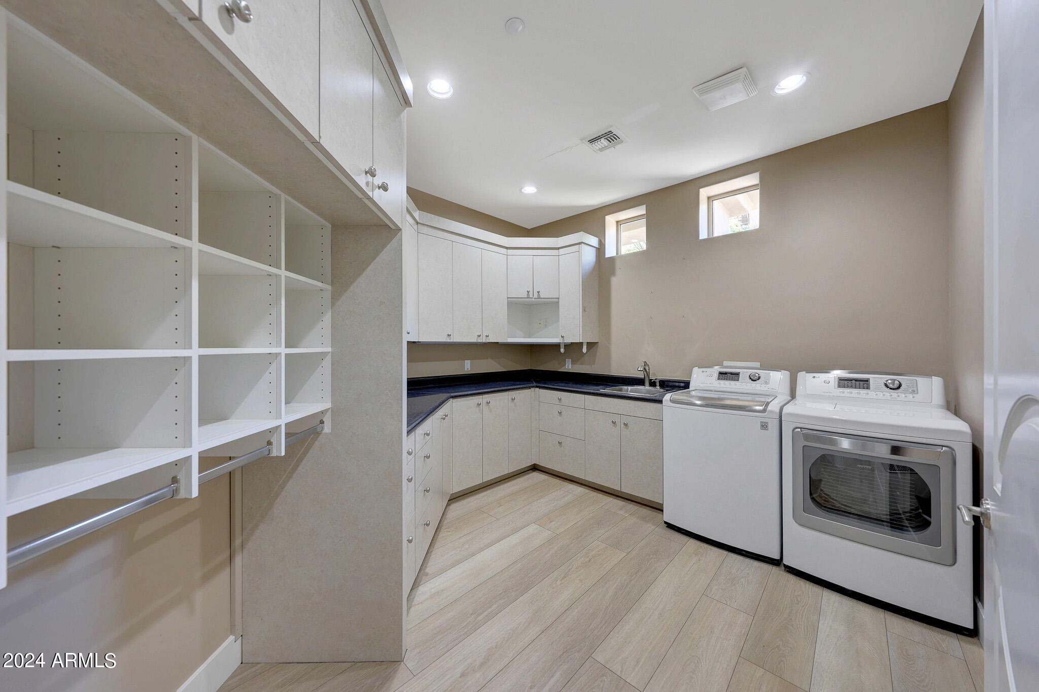 SCOTTSDALE MOUNTAIN - Residential