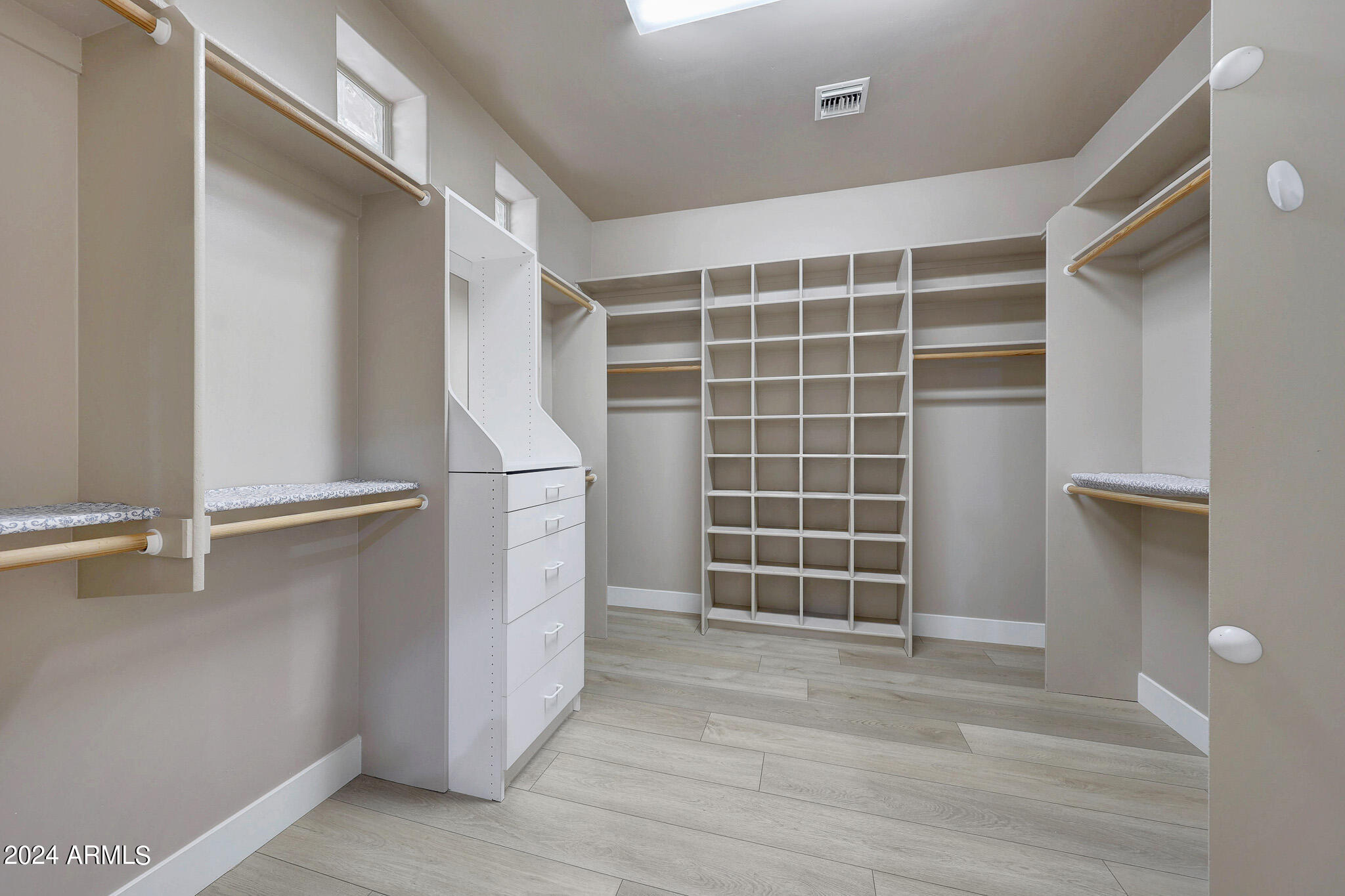 SCOTTSDALE MOUNTAIN - Residential
