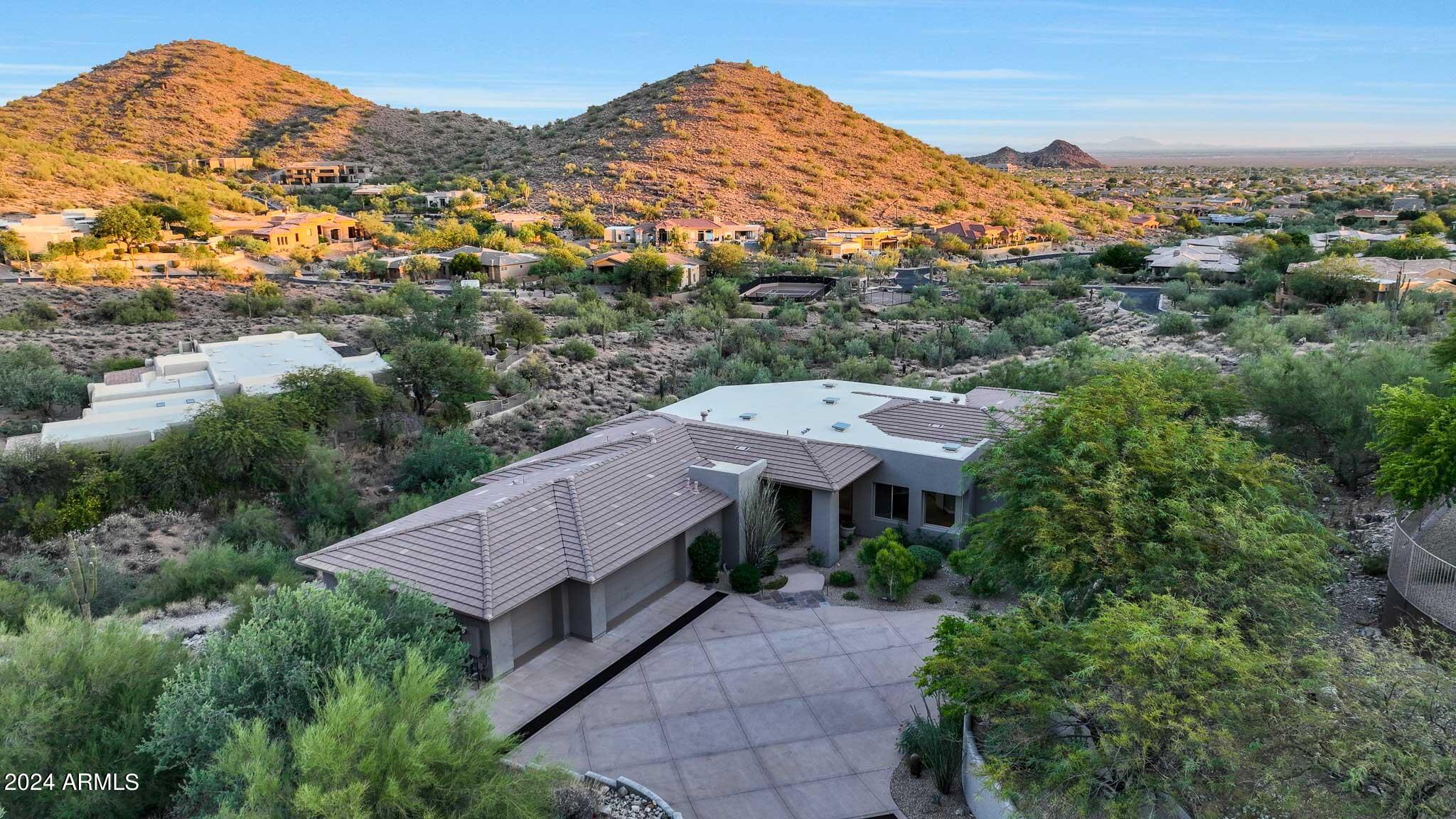 SCOTTSDALE MOUNTAIN - Residential