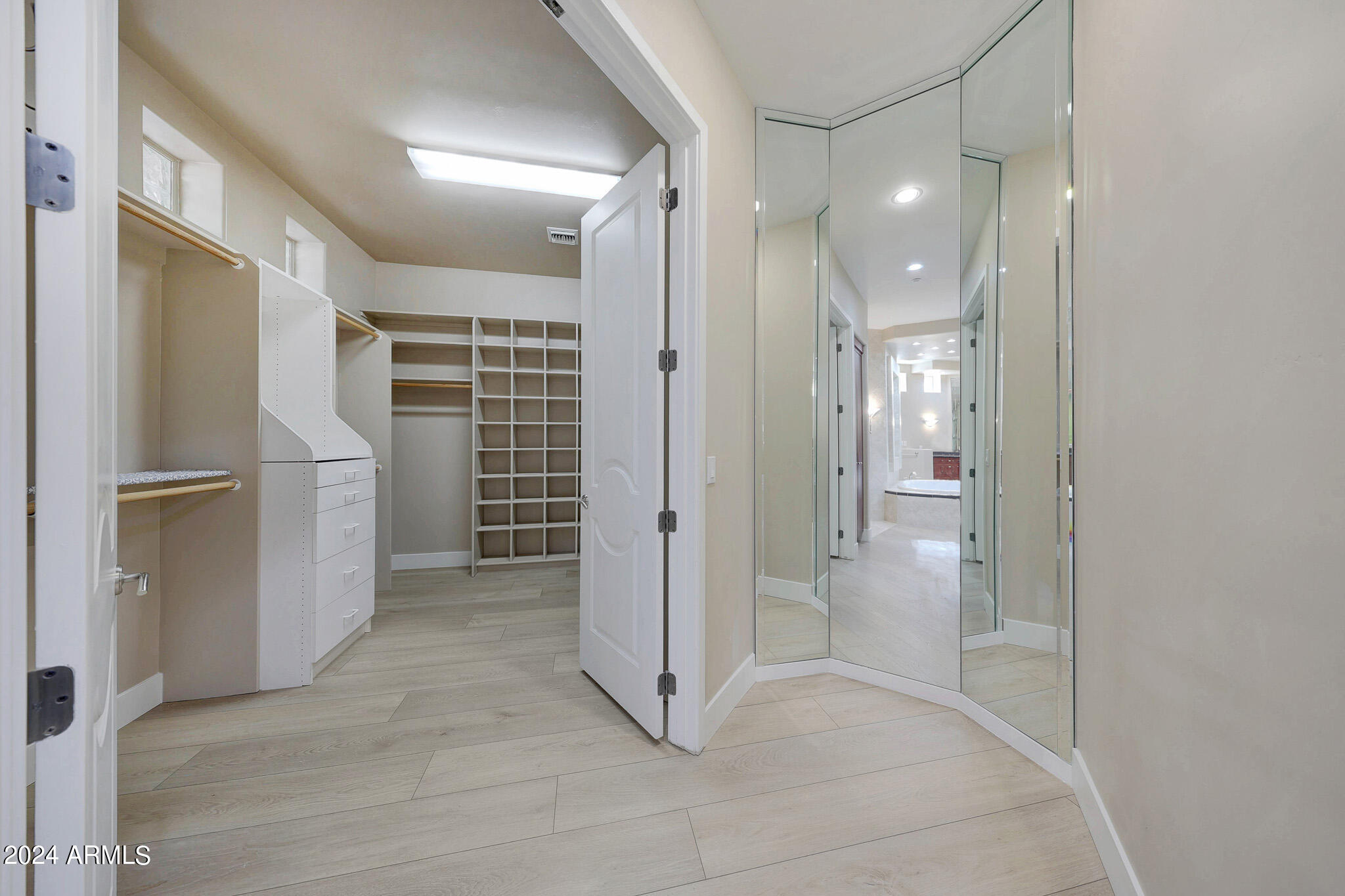 SCOTTSDALE MOUNTAIN - Residential