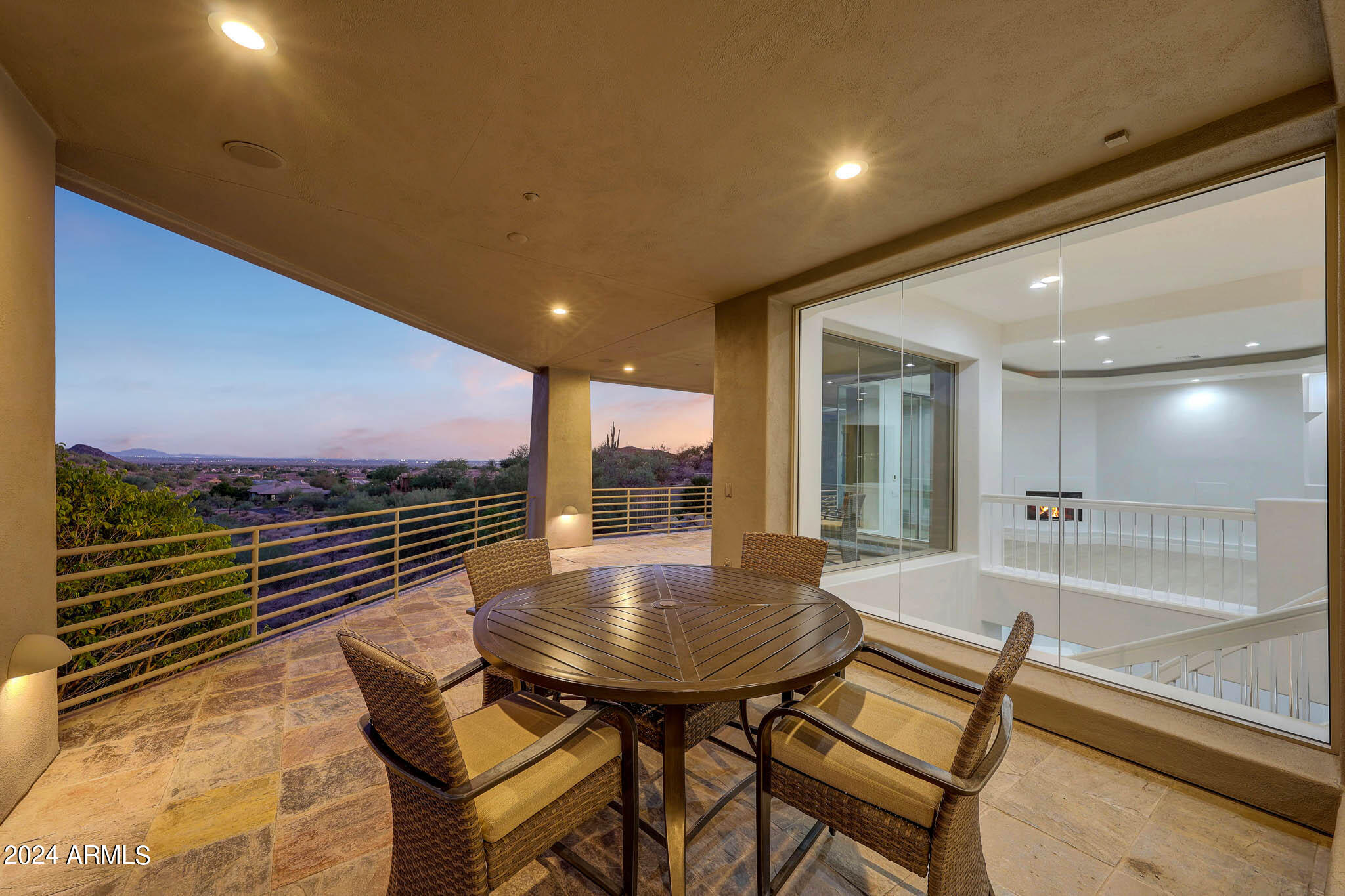 SCOTTSDALE MOUNTAIN - Residential