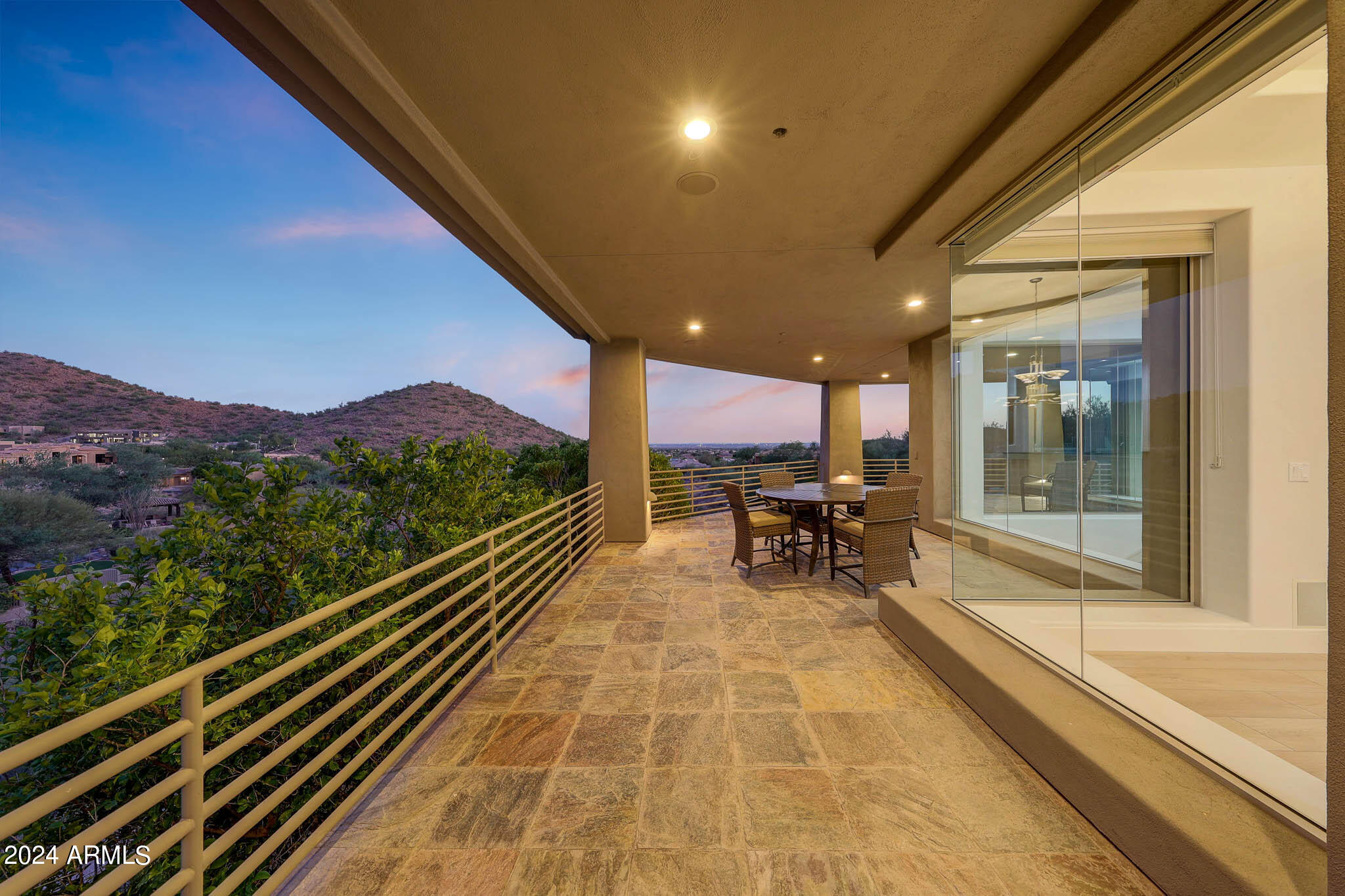 SCOTTSDALE MOUNTAIN - Residential