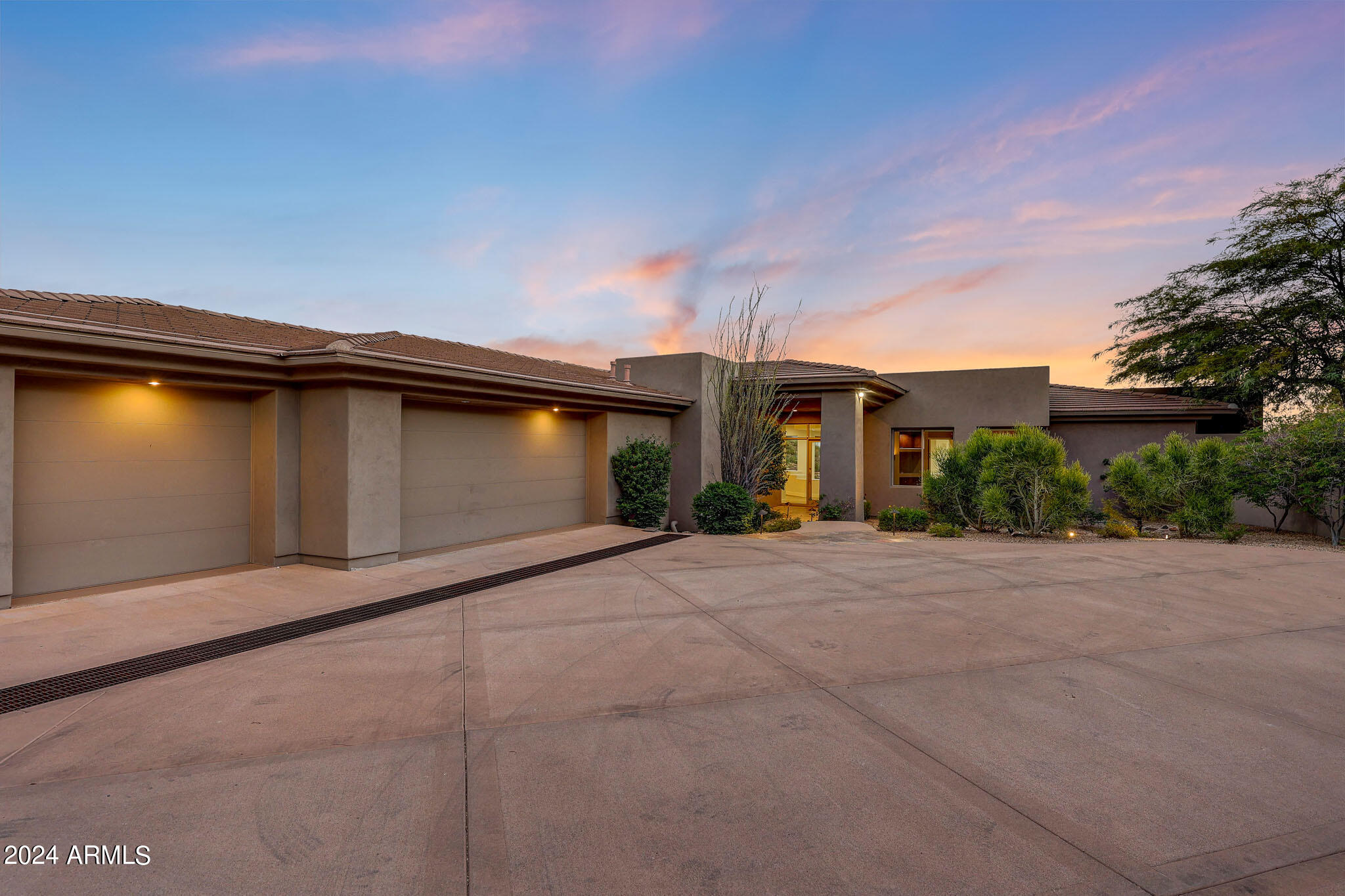 SCOTTSDALE MOUNTAIN - Residential