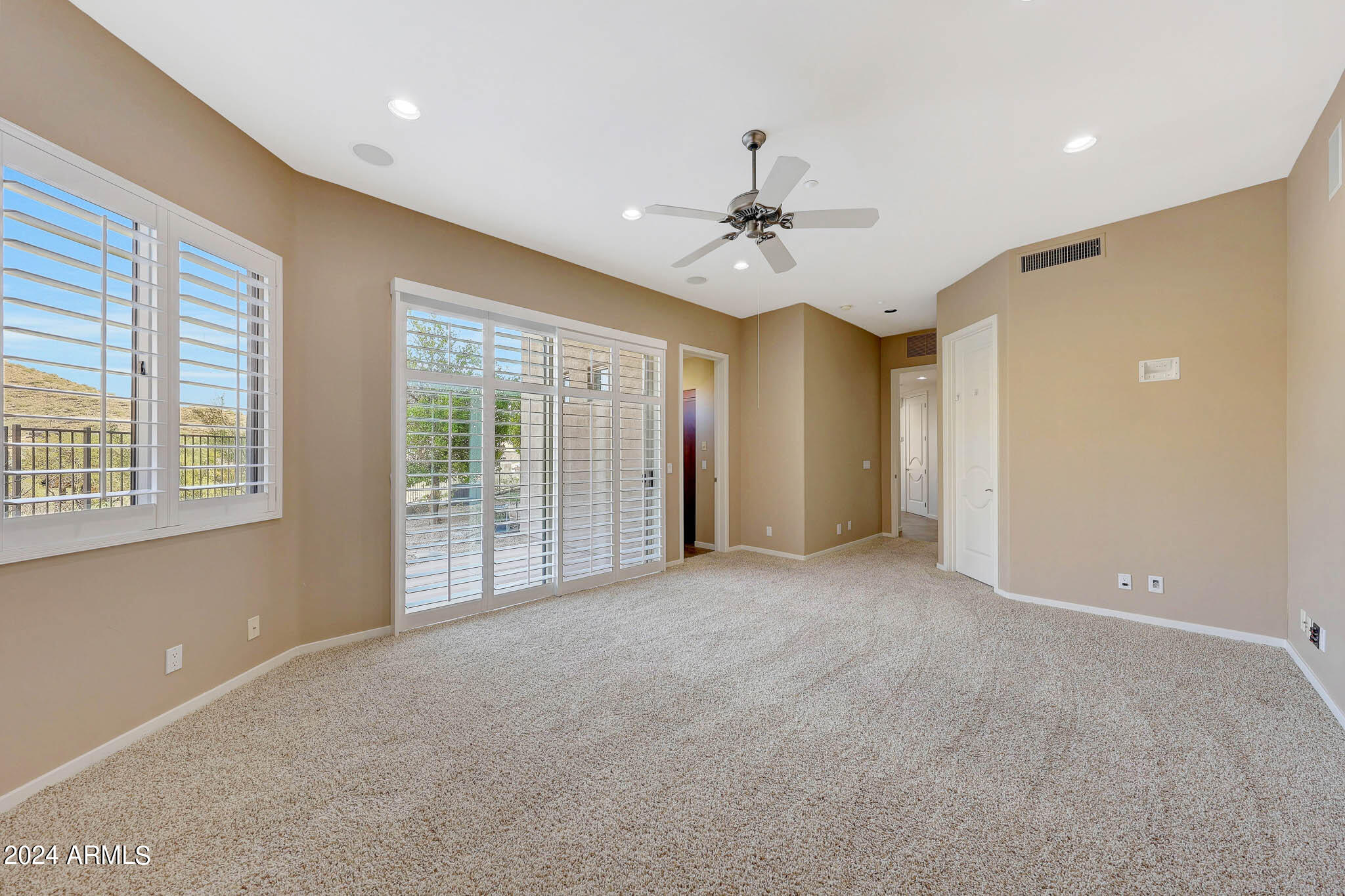 SCOTTSDALE MOUNTAIN - Residential