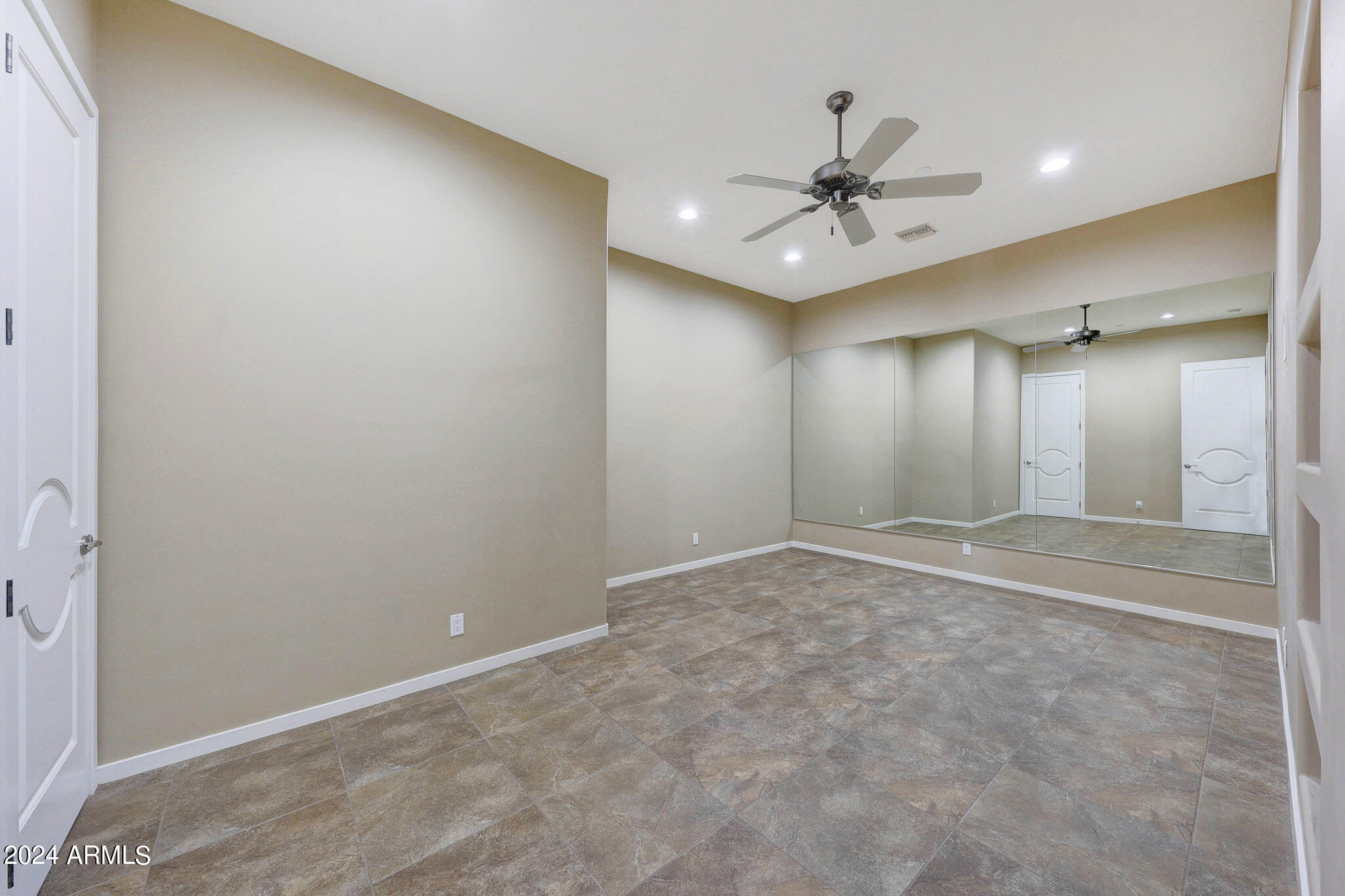 SCOTTSDALE MOUNTAIN - Residential
