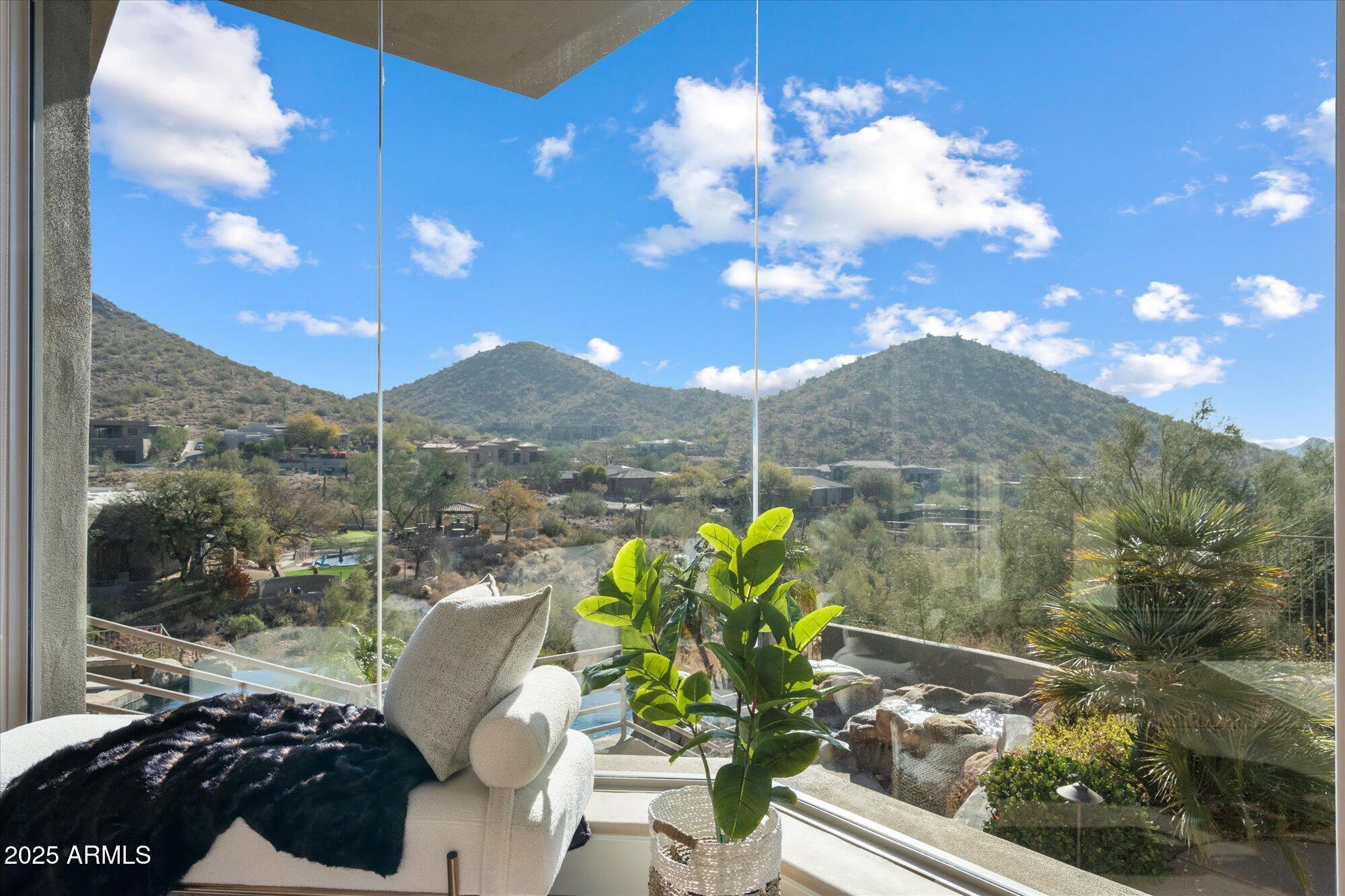 SCOTTSDALE MOUNTAIN - Residential