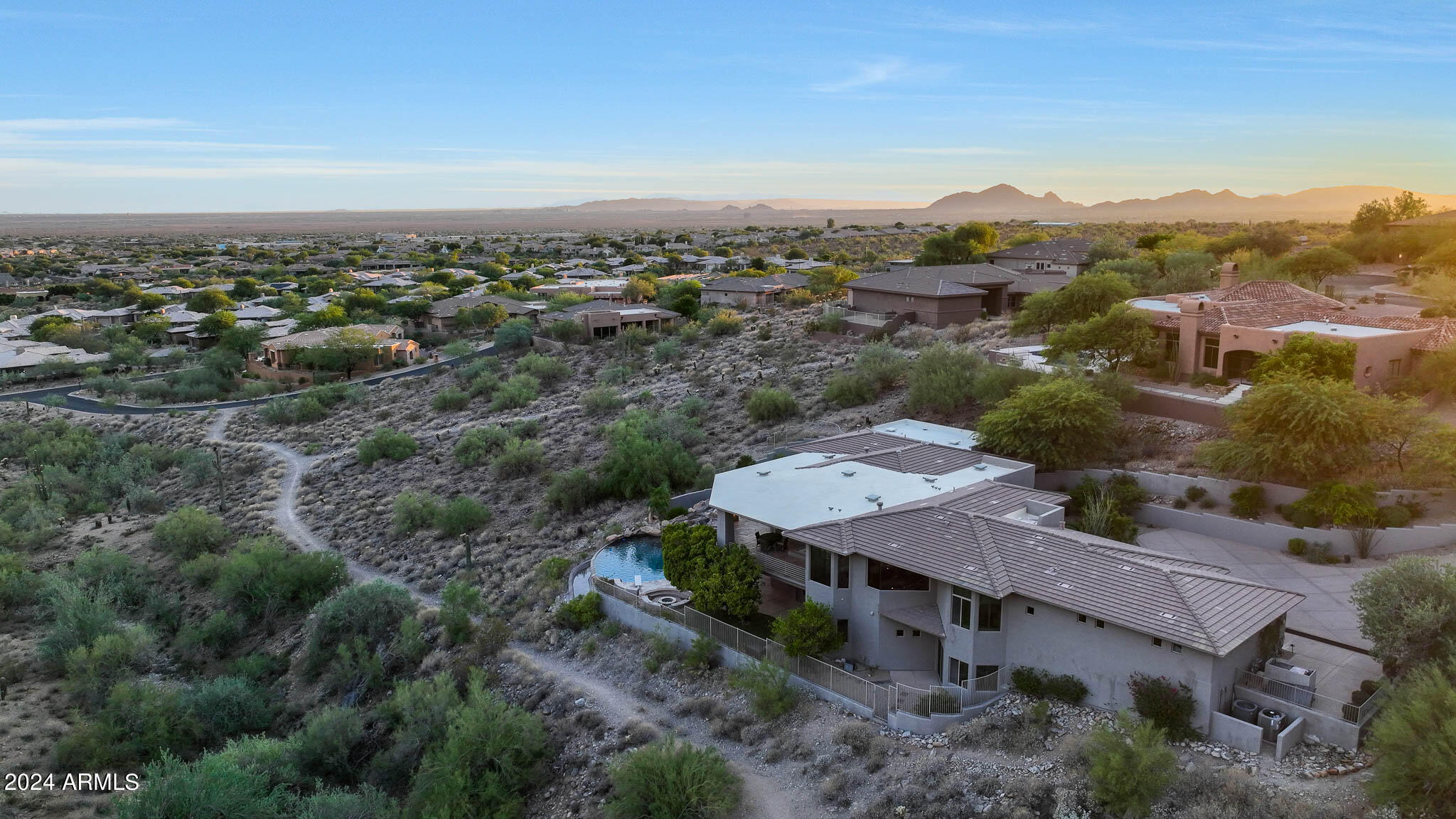 SCOTTSDALE MOUNTAIN - Residential