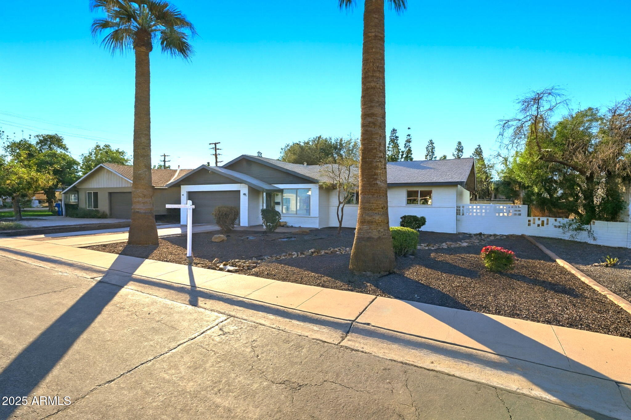 233 E HUNTINGTON Drive