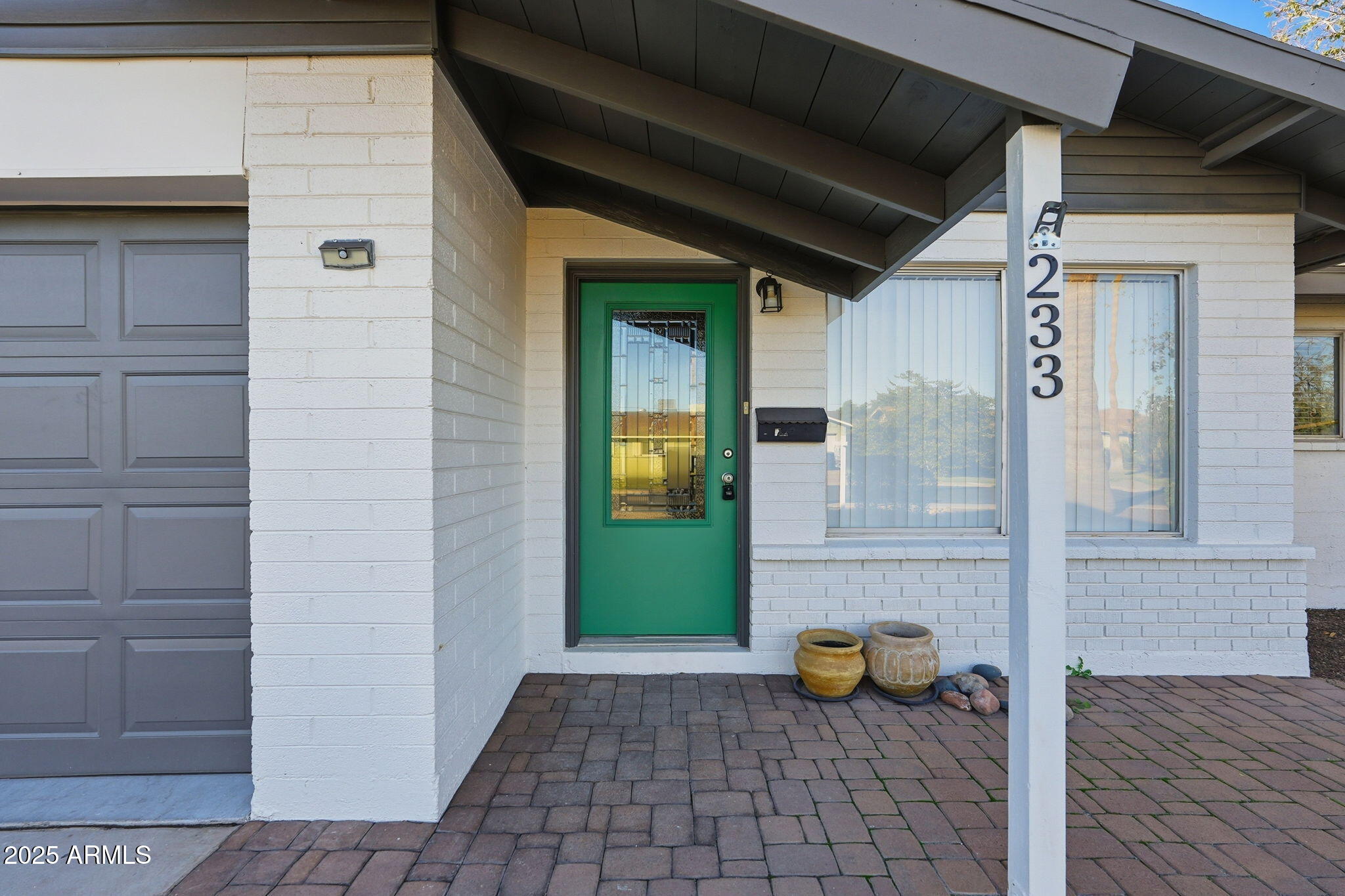 233 E HUNTINGTON Drive