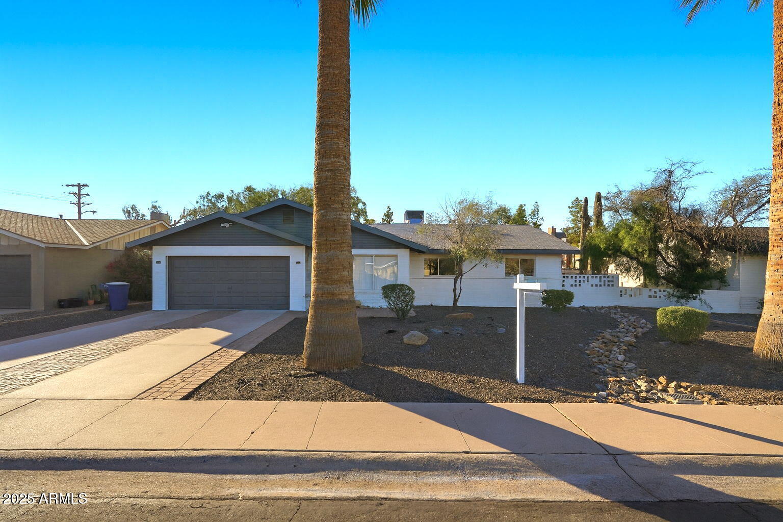 233 E HUNTINGTON Drive