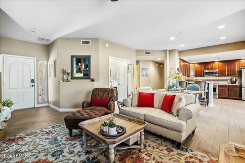 2425 W BRONCO BUTTE Trail 1002 Phoenix AZ 85085