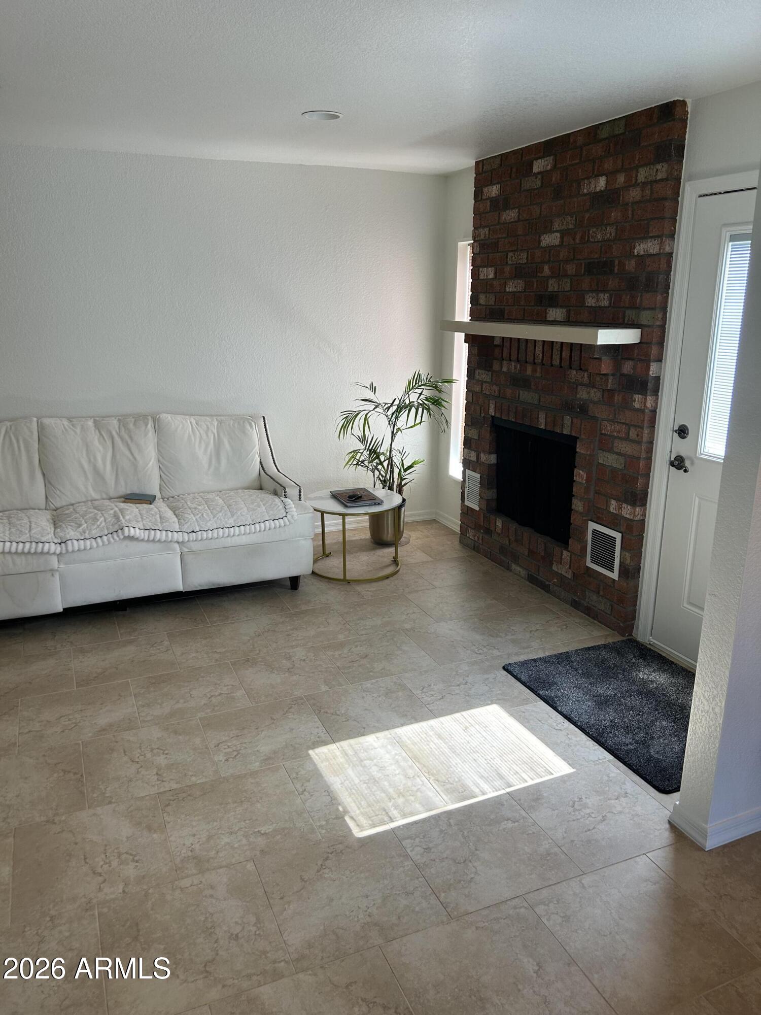 5220 W BEVERLY Lane