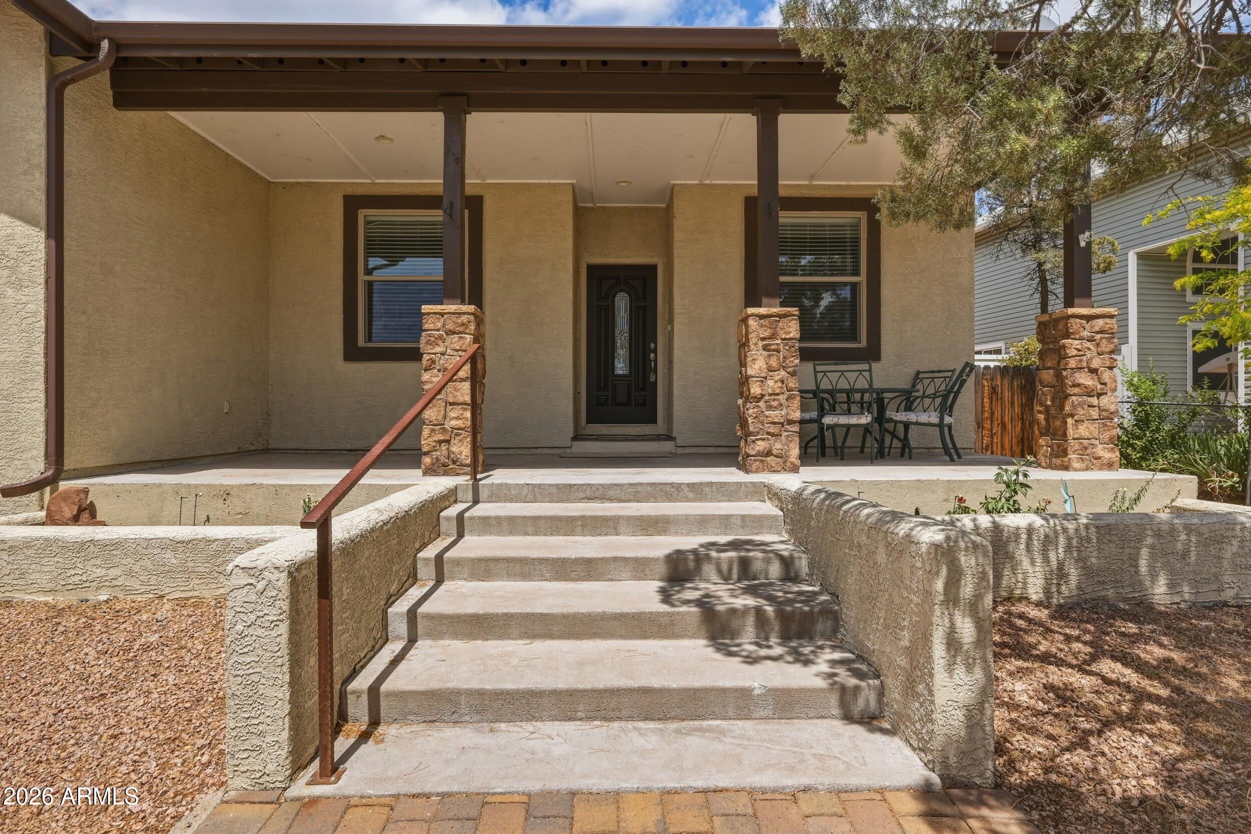 710 W SHERWOOD Drive