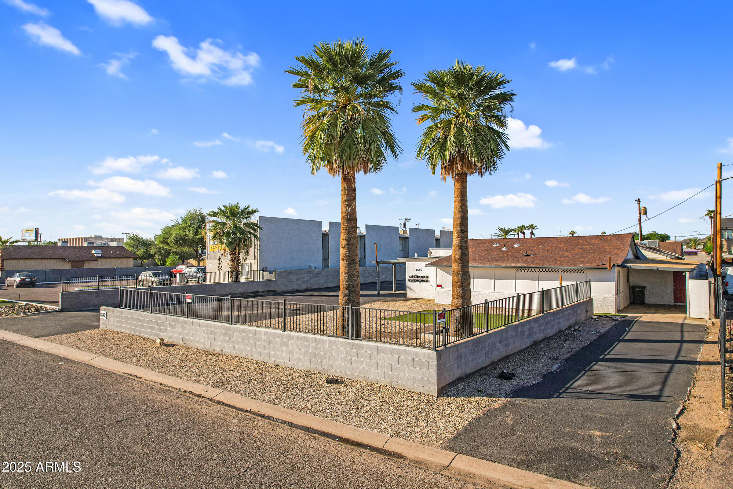 1802 W VOGEL Avenue