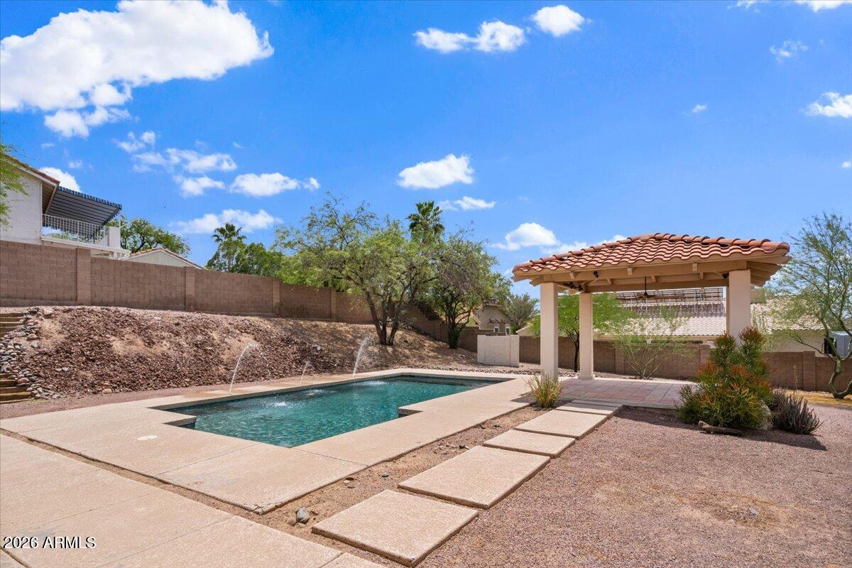 1221 E CLAIRE Drive