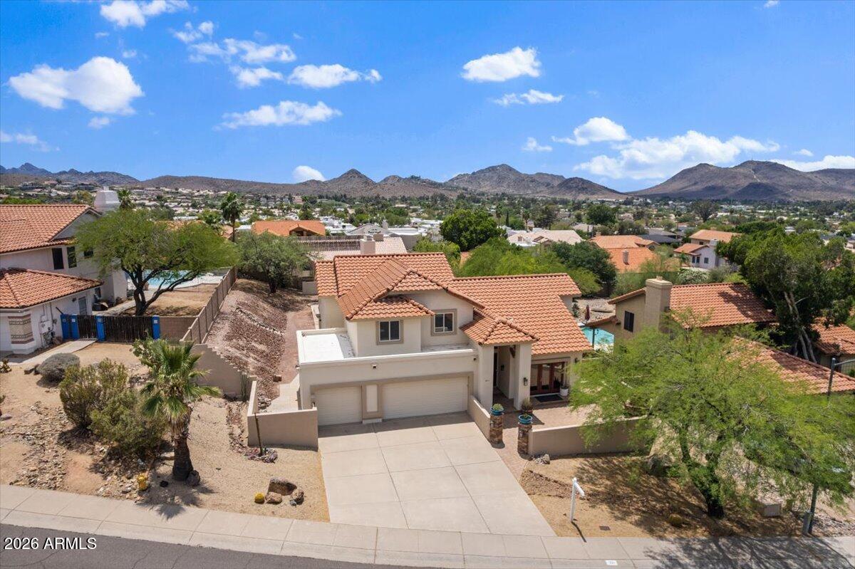 1221 E CLAIRE Drive