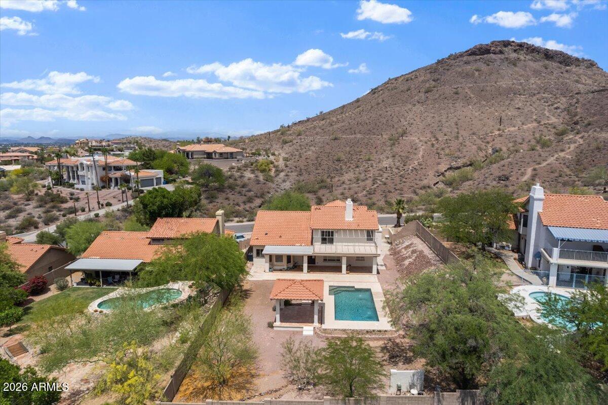 1221 E CLAIRE Drive