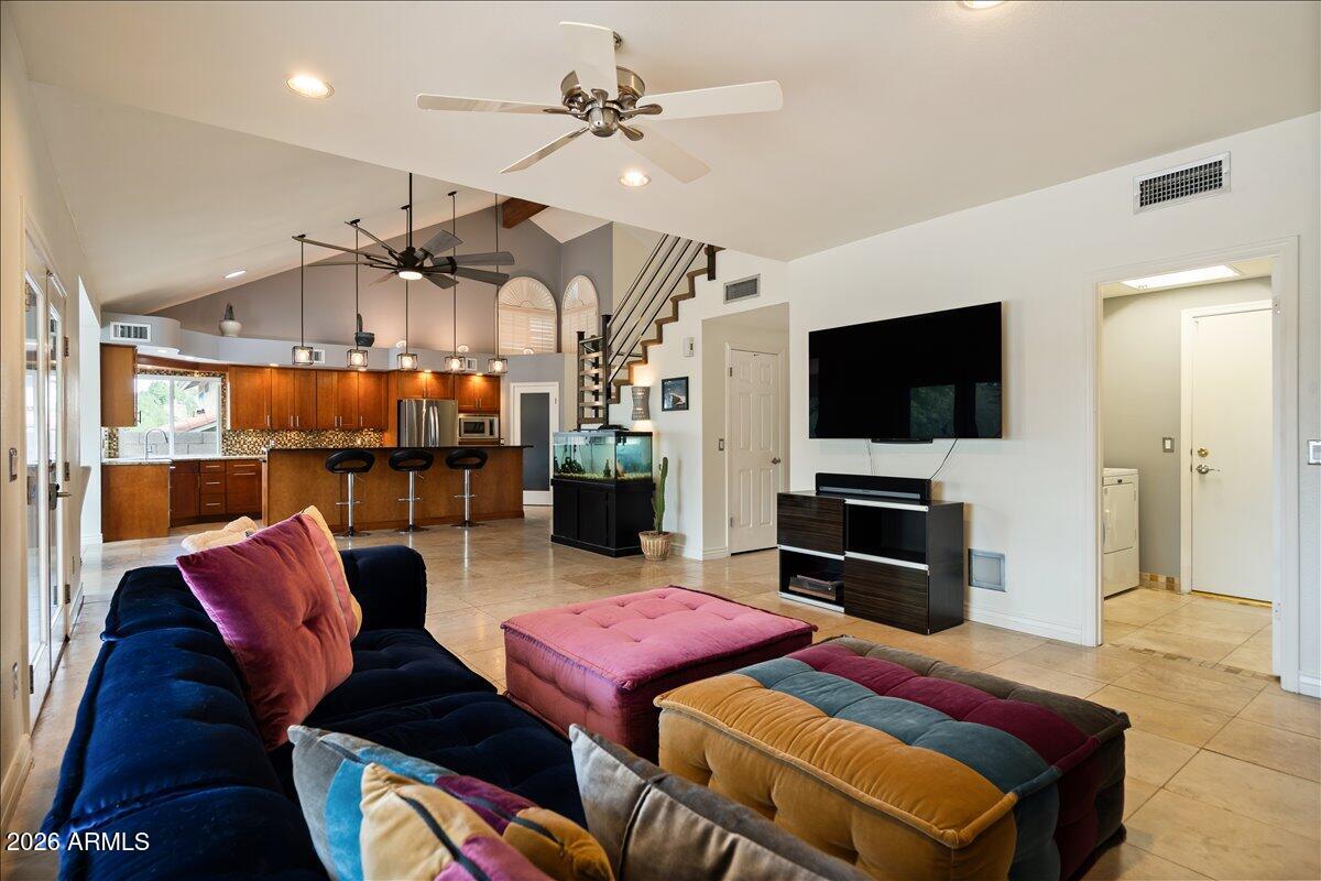 1221 E CLAIRE Drive