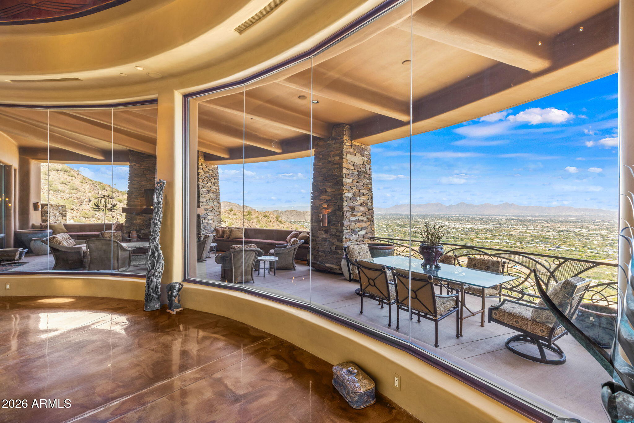5802 E CHOLLA Lane