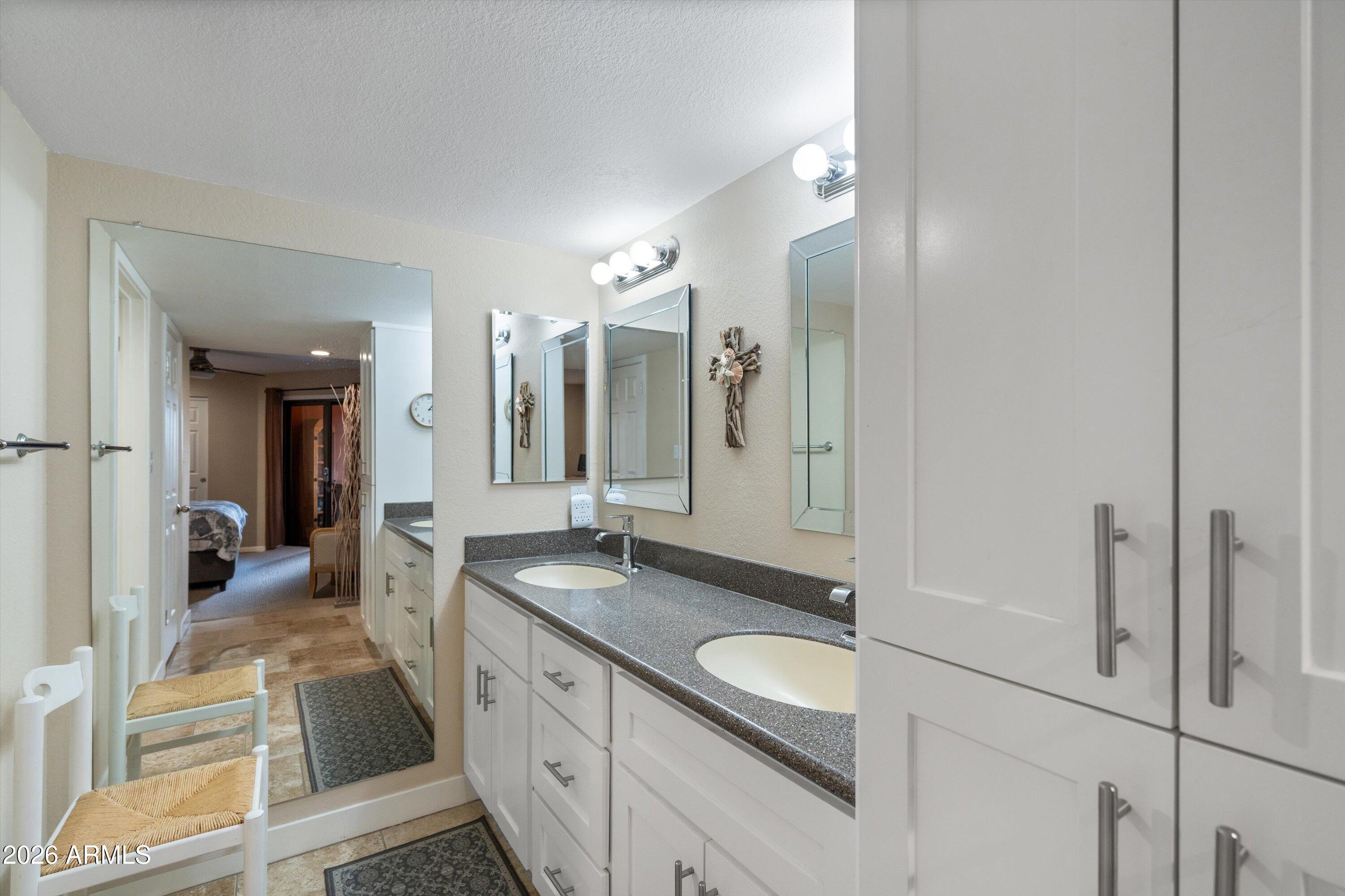 12222 N PARADISE VILLAGE Parkway S 411