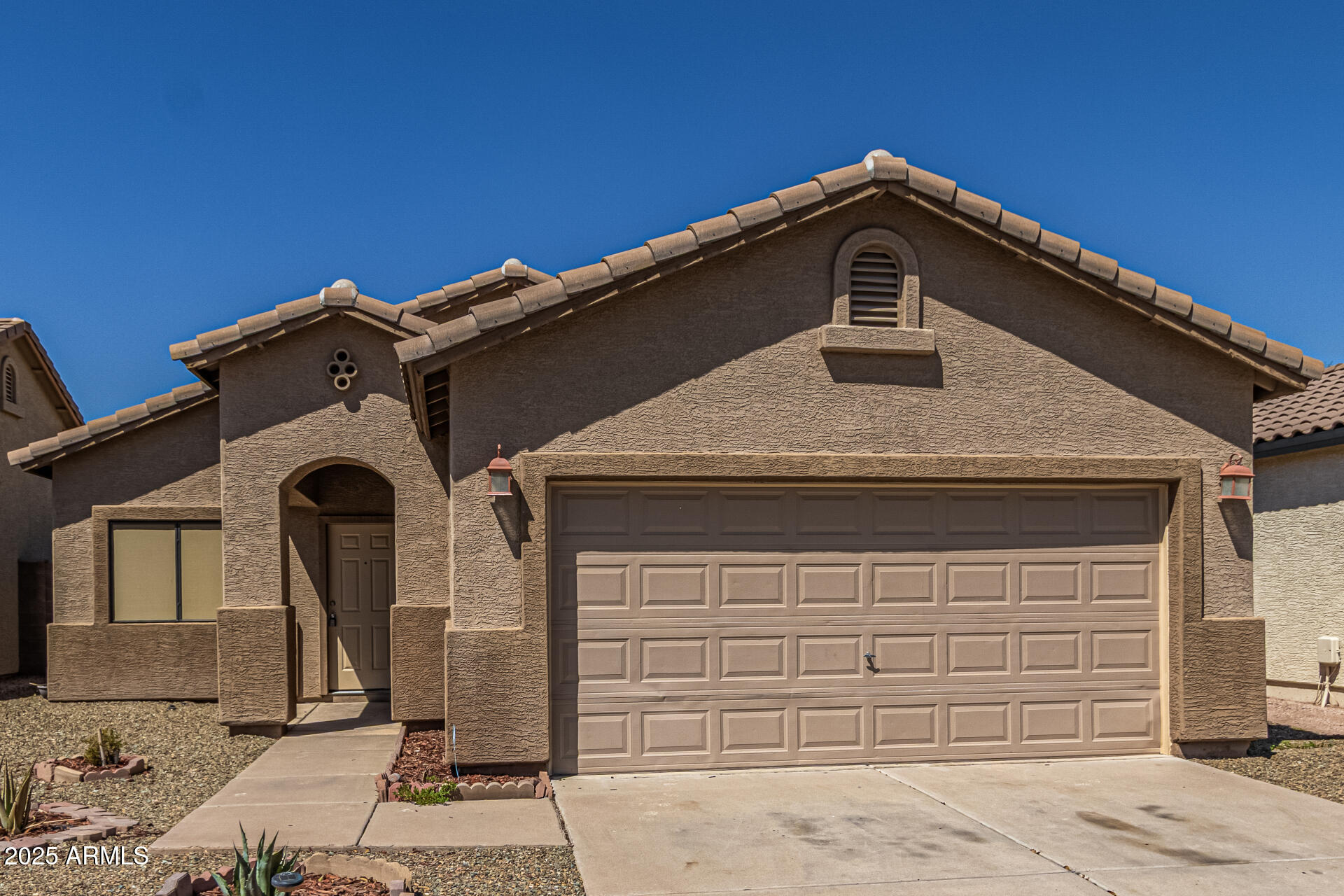 910 W St Anne Avenue