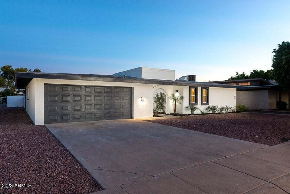 519 W Pebble Beach Drive