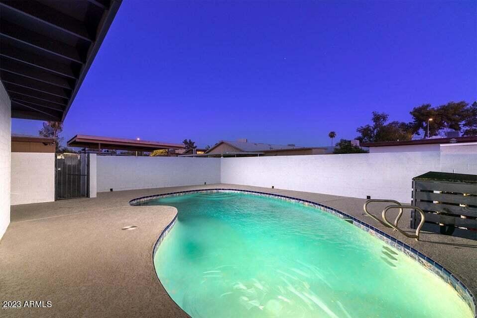 519 W Pebble Beach Drive