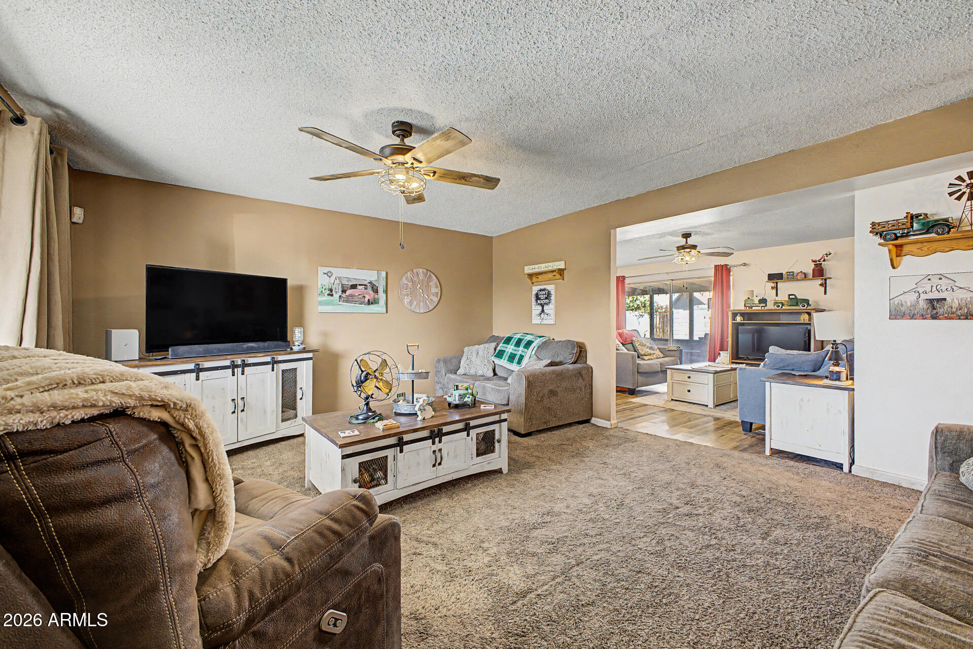 4049 W CINNABAR Avenue