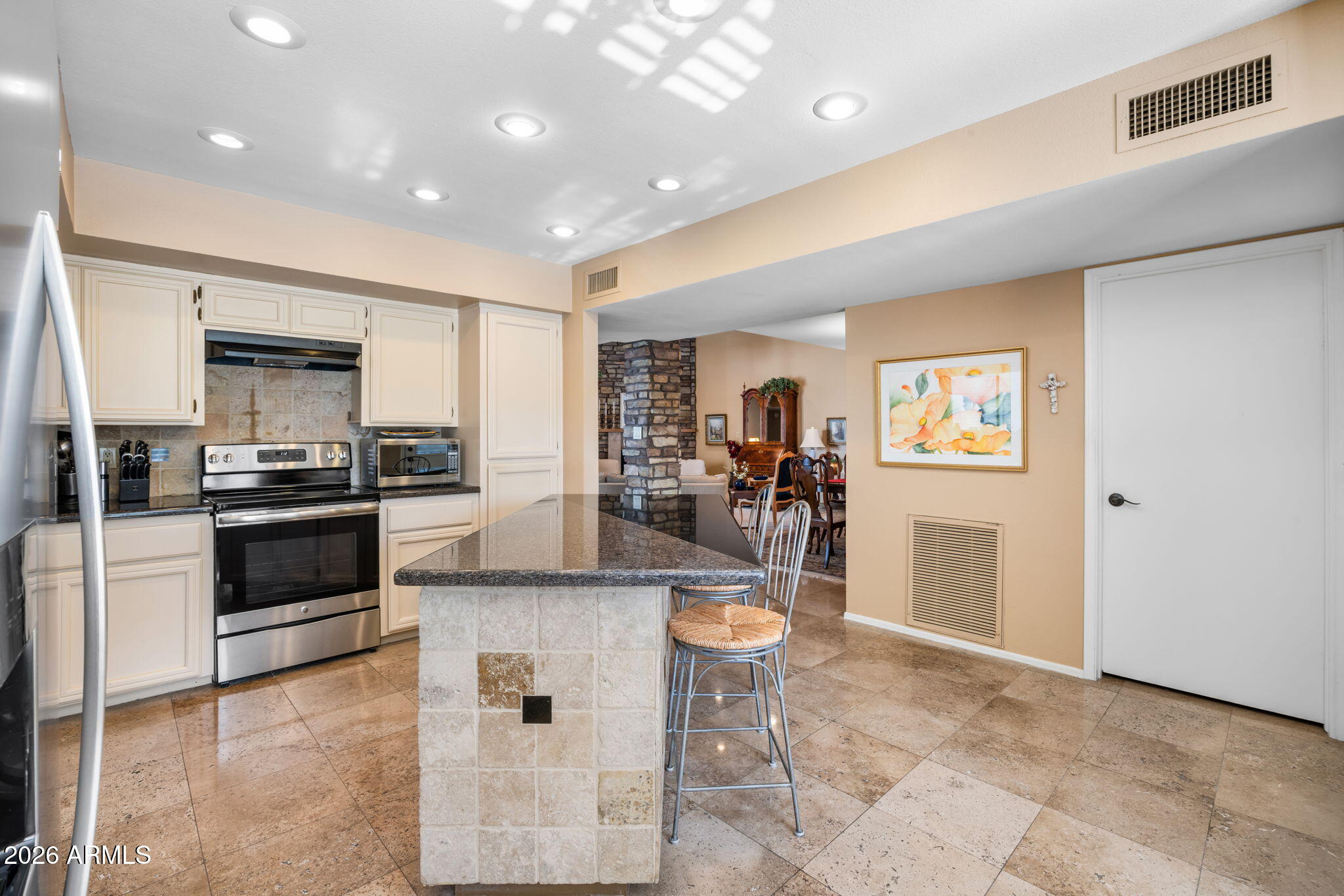 8760 E VIA DE SERENO --