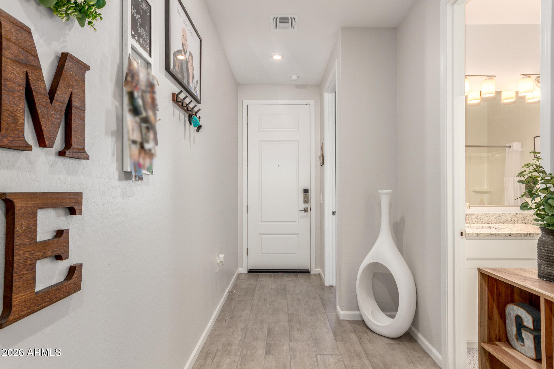 2709 E HOUSTON Avenue