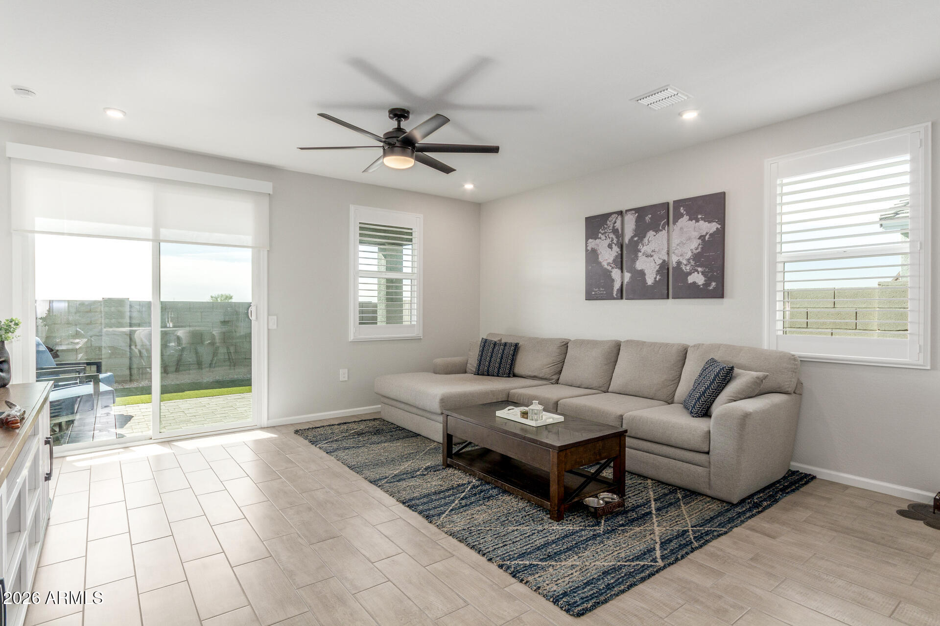 2709 E HOUSTON Avenue