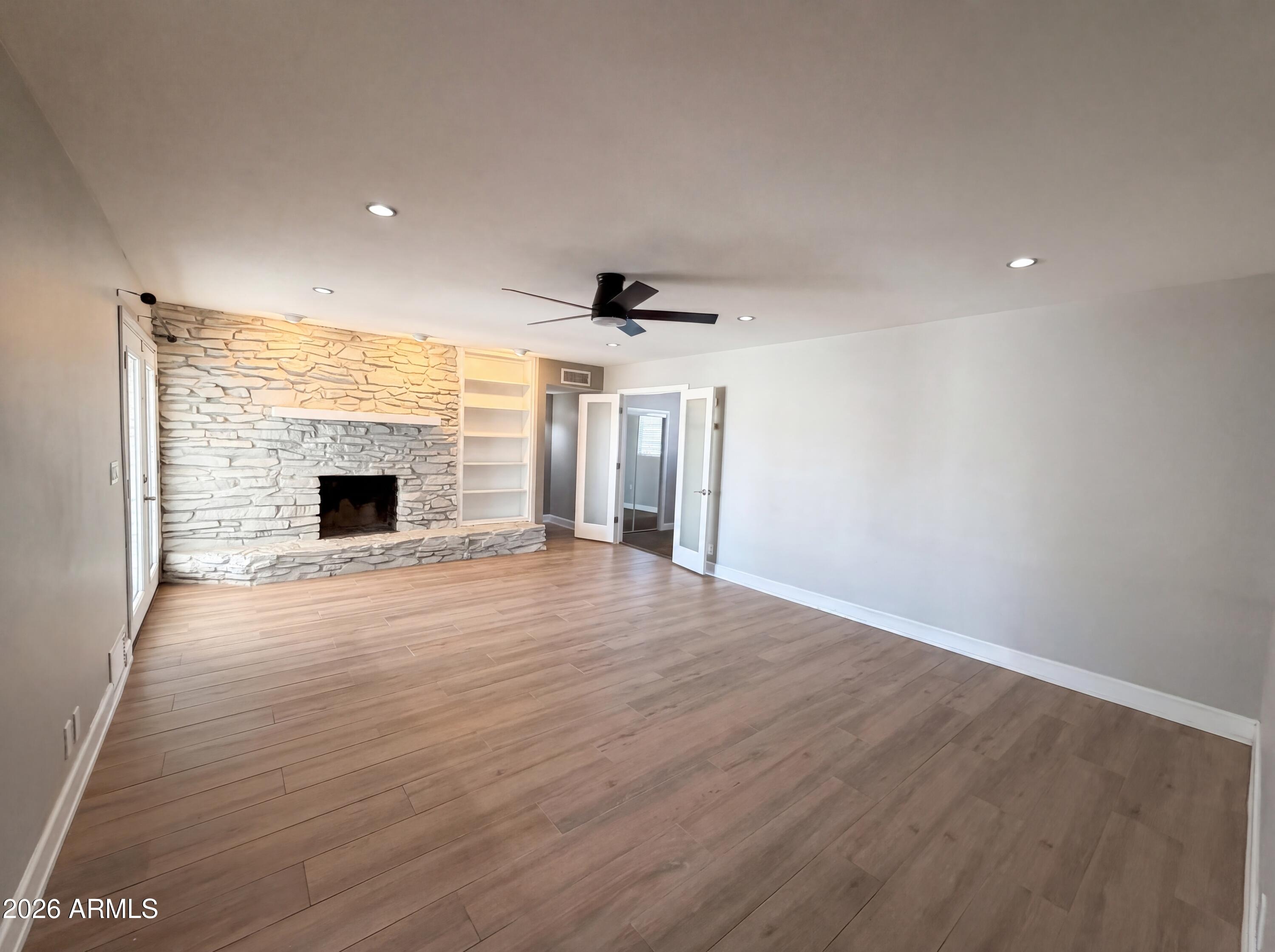 830 N ALMOND Circle