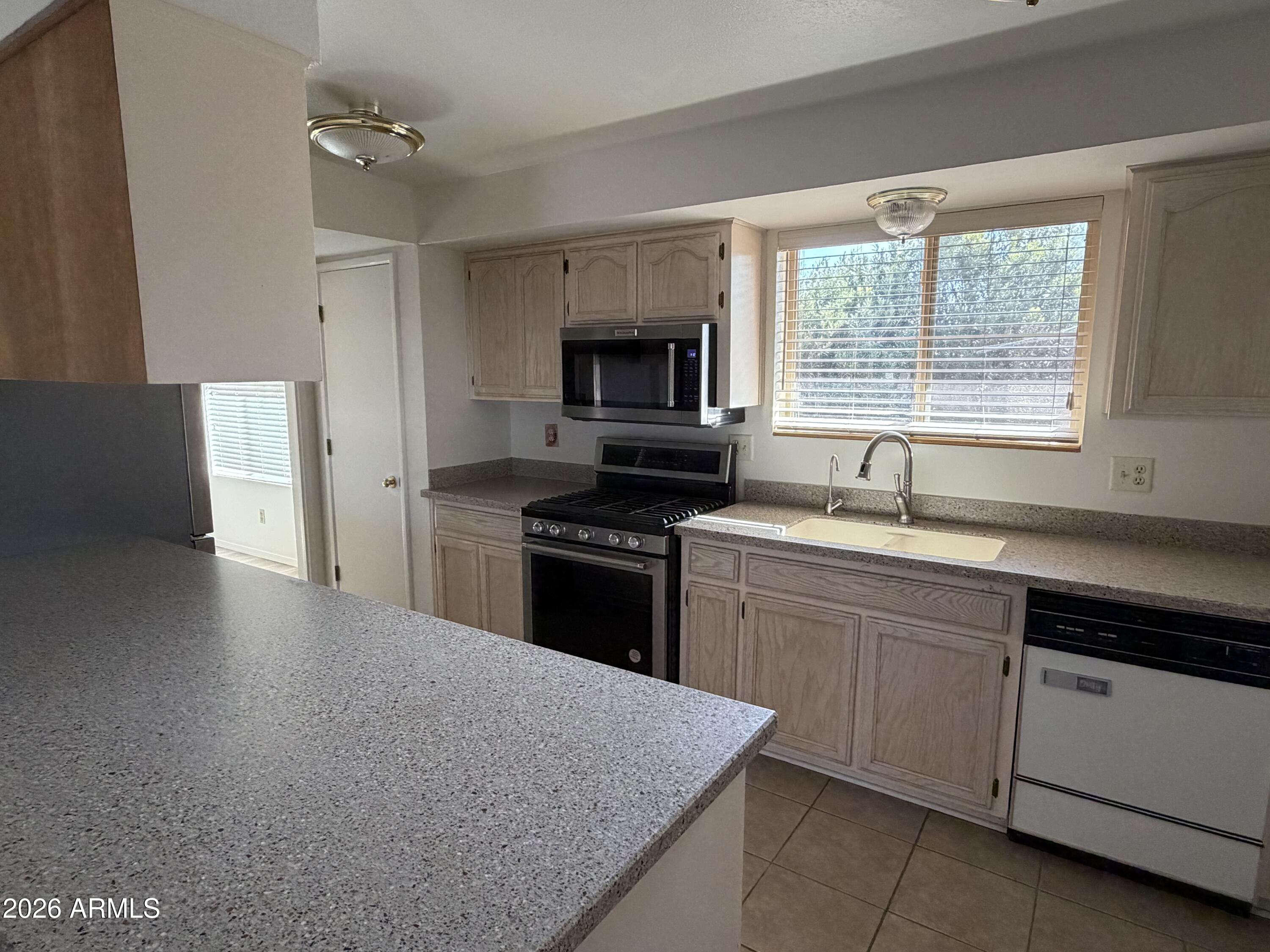 Pueblo del Sol 8 - Residential Lease