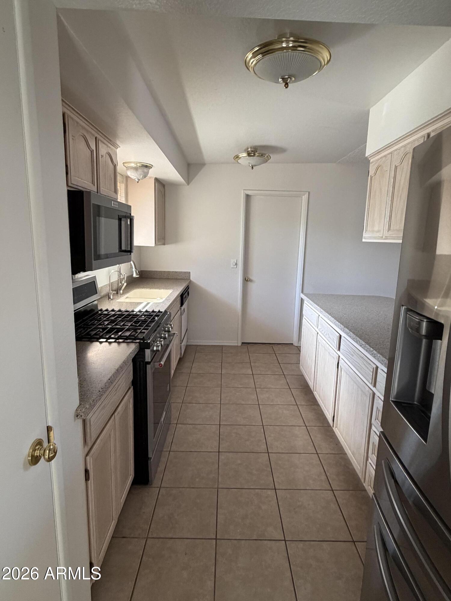 Pueblo del Sol 8 - Residential Lease