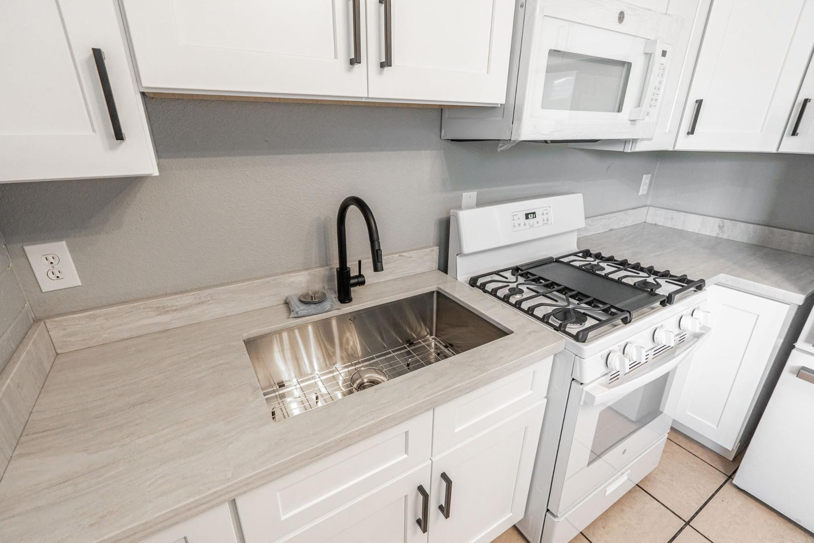 4421 N 23rd Avenue Apt 2