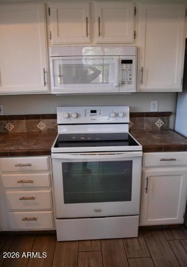 1476 E SILVER CREEK Road