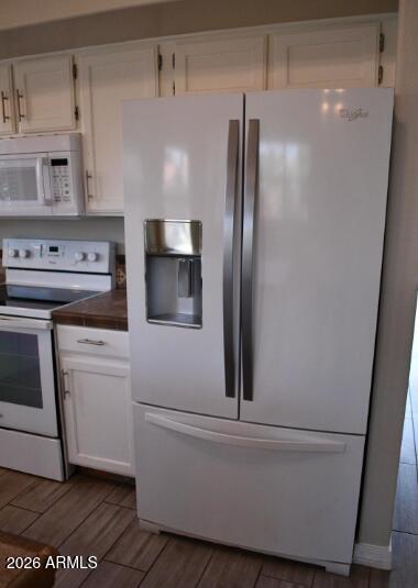 1476 E SILVER CREEK Road