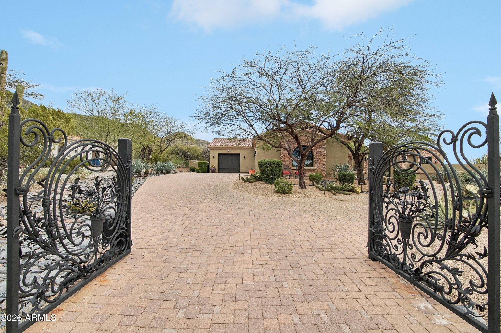 5727 E CANYON RIDGE NORTH Drive