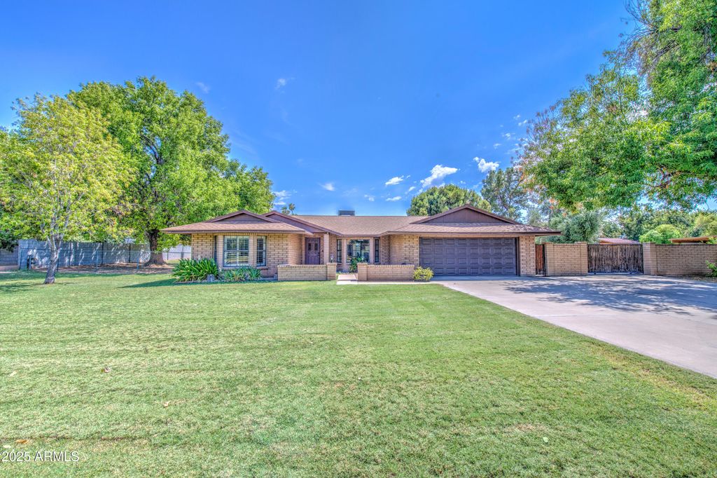 Photo of 10517 W Earll Drive, Avondale, AZ 85392 (MLS # 6910811)
