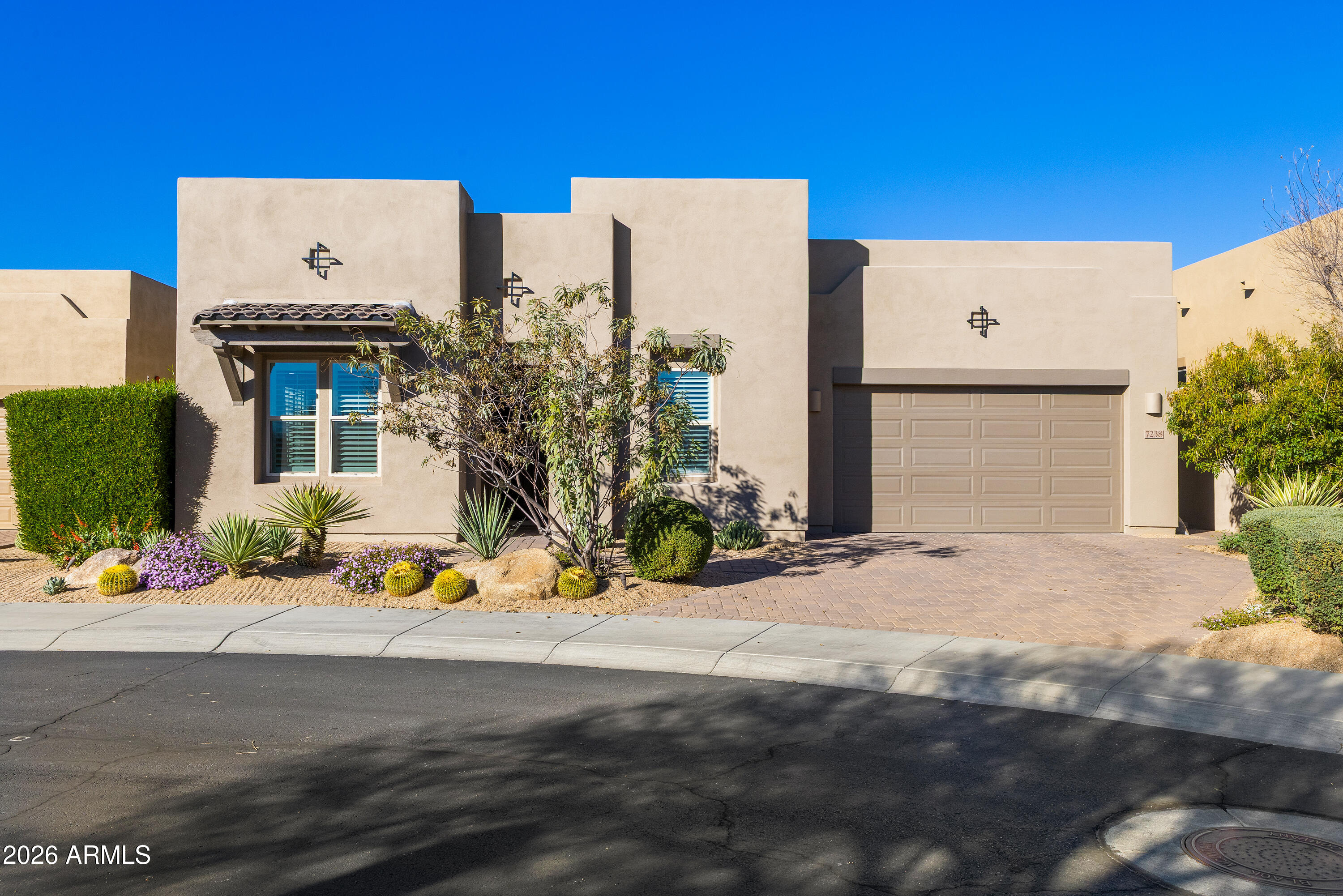 7238 E THORNTREE Drive