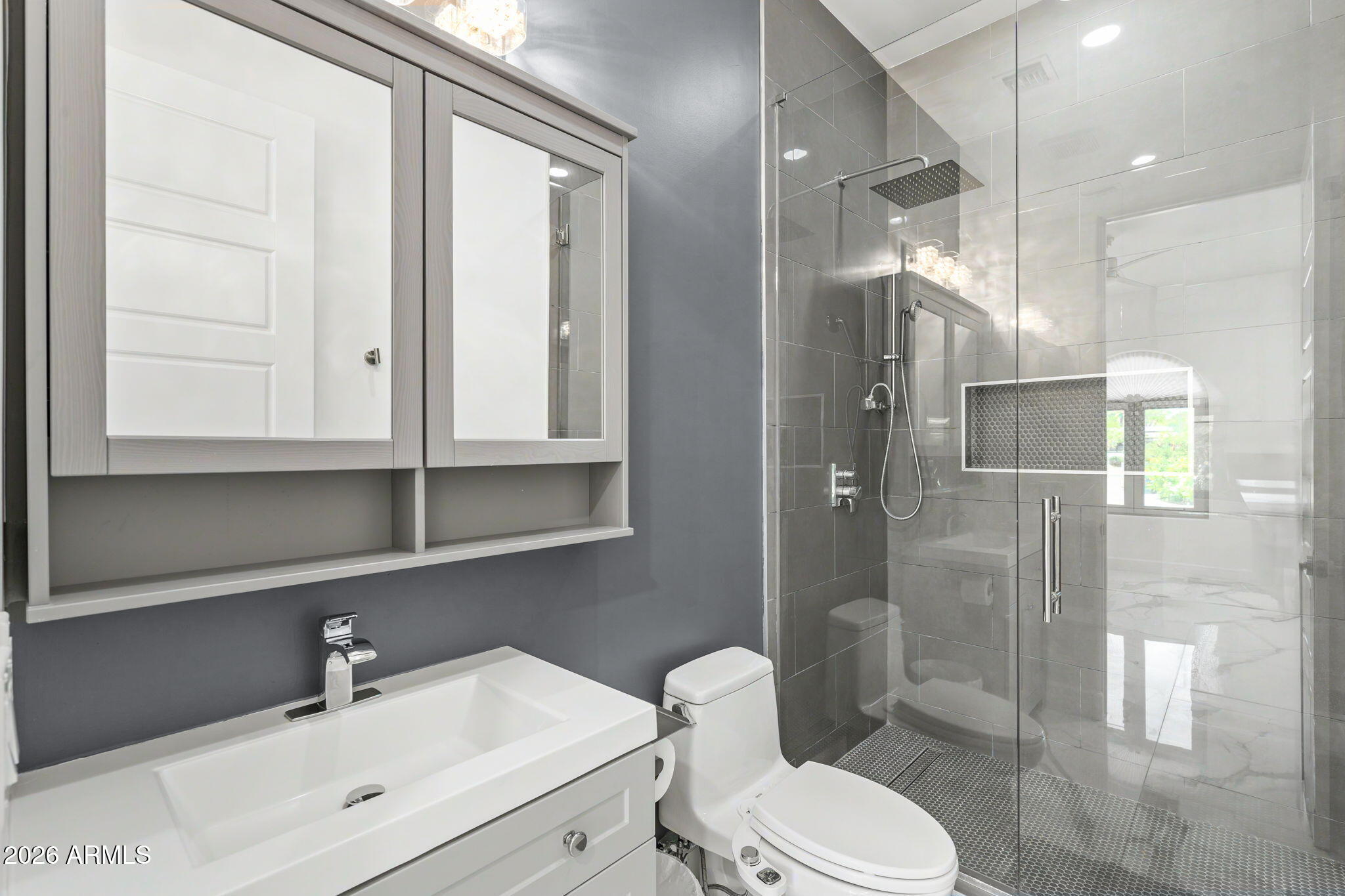 BRYAN ROBIN REYES MLD - Residential